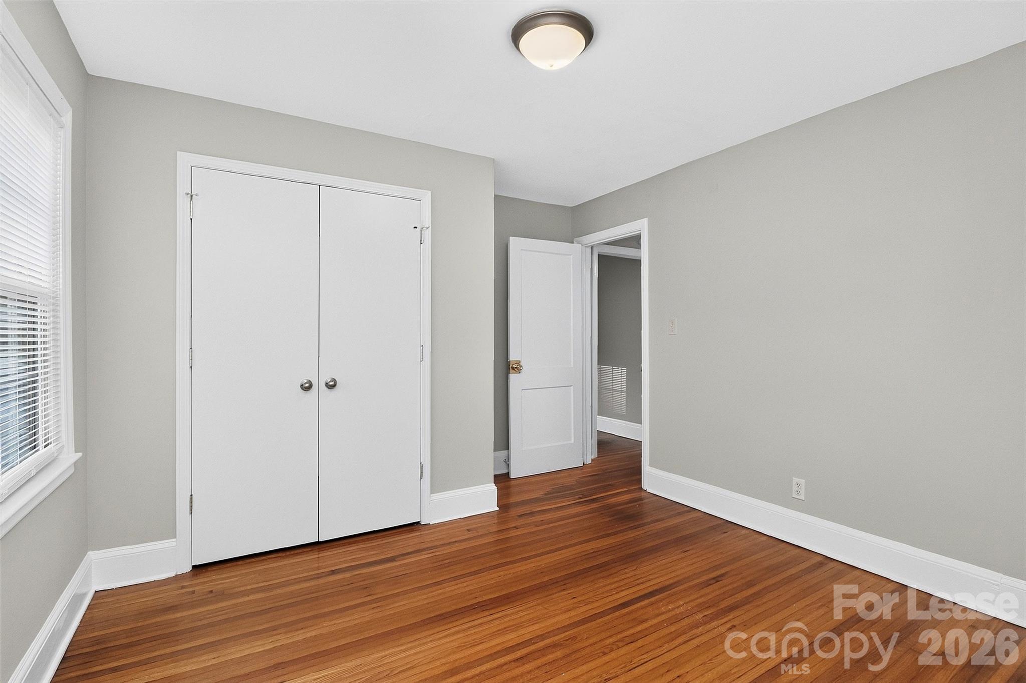 1908 Woodcrest Avenue Property Photo 24