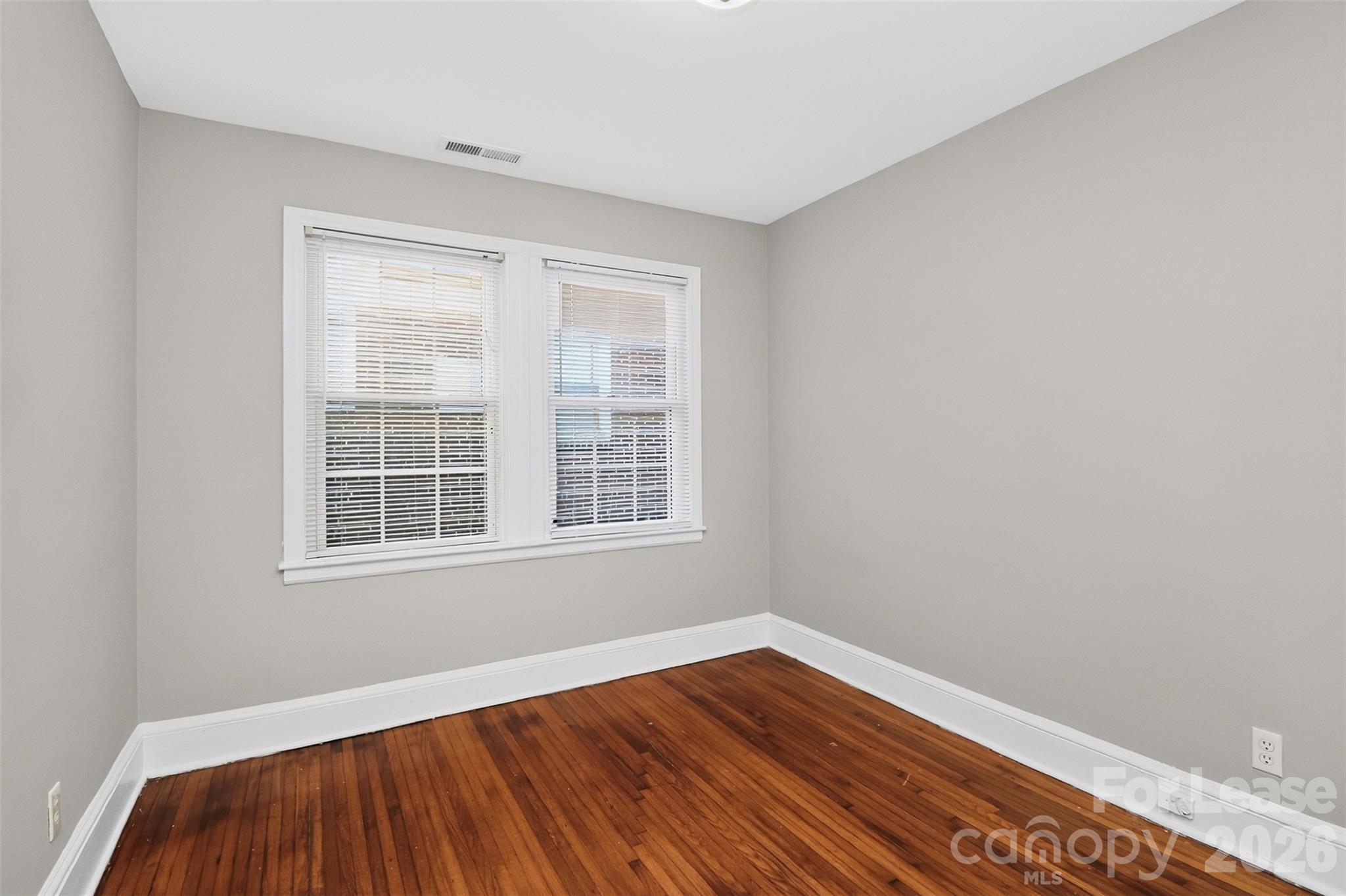1908 Woodcrest Avenue Property Photo 25