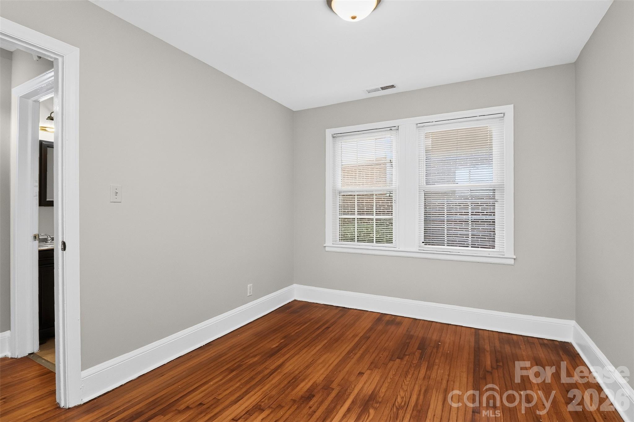1908 Woodcrest Avenue Property Photo 29