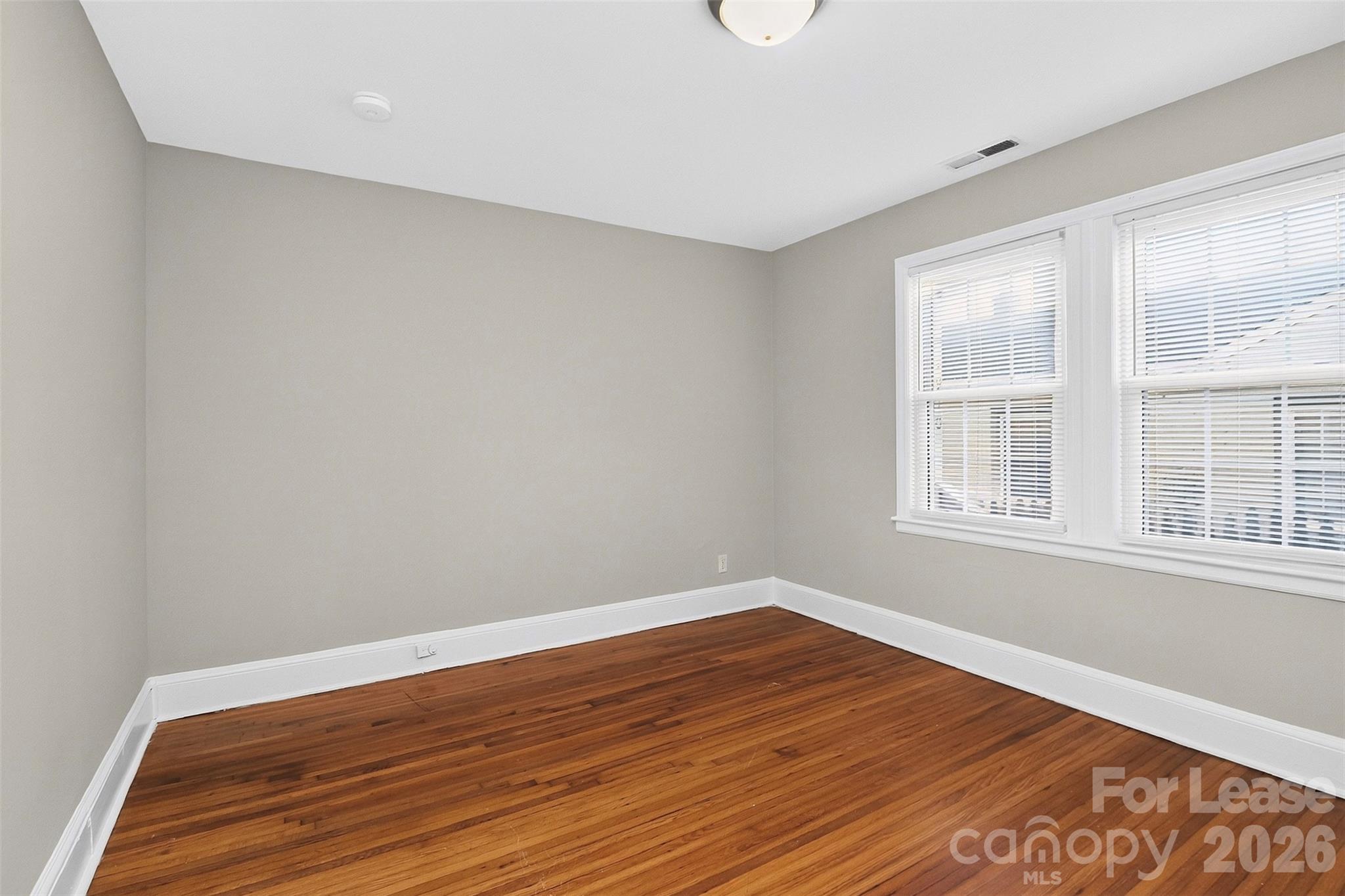 1908 Woodcrest Avenue Property Photo 30