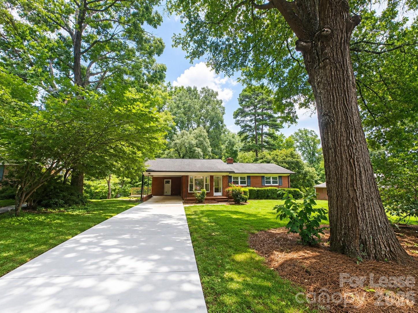 109 Holly Drive Property Photo 1