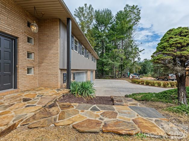 1824 Chrosaro Place Property Photo 3