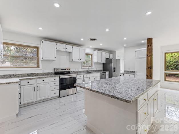 1824 Chrosaro Place Property Photo 12