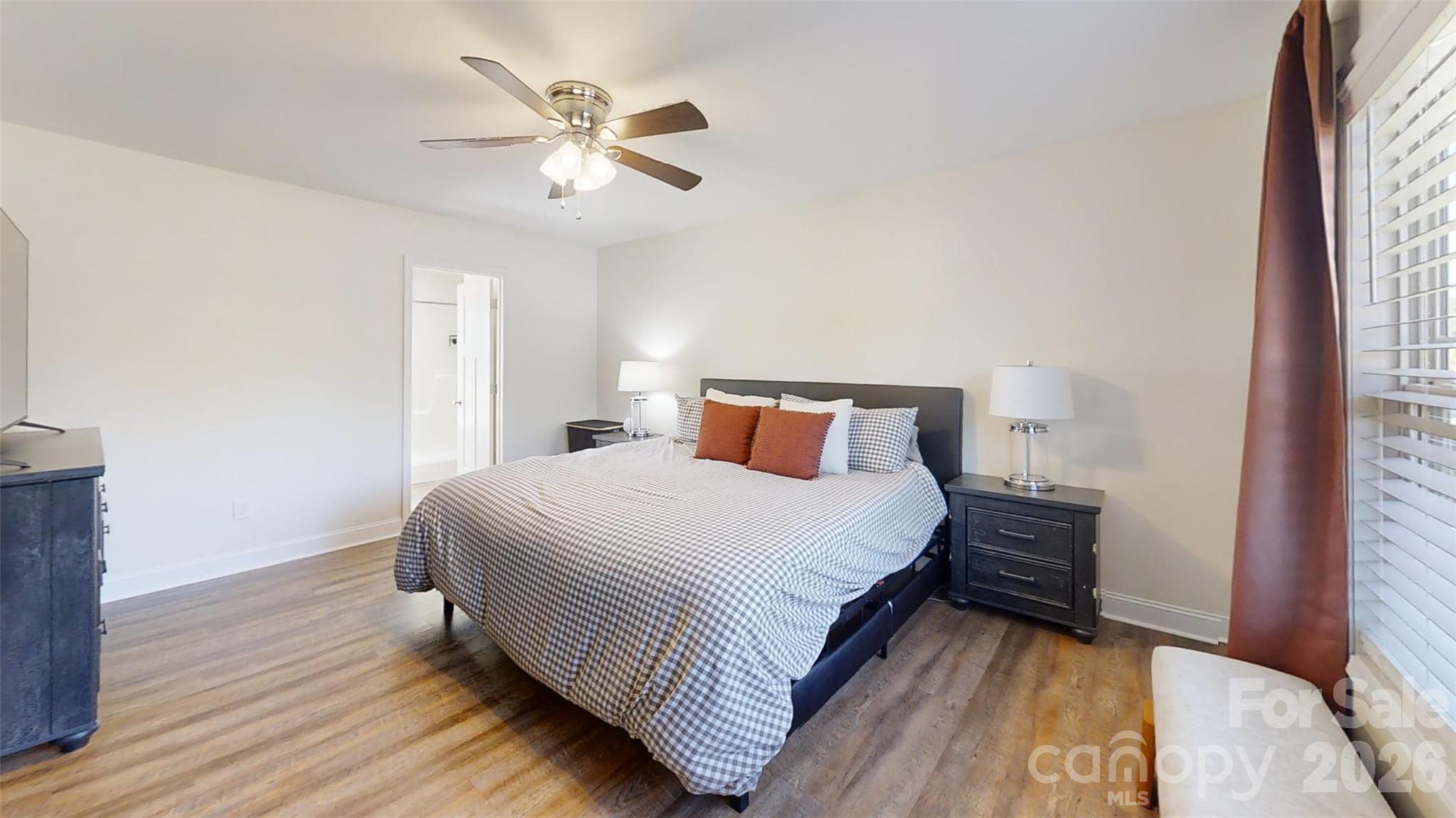 3923 Ritchie Road Property Photo 11