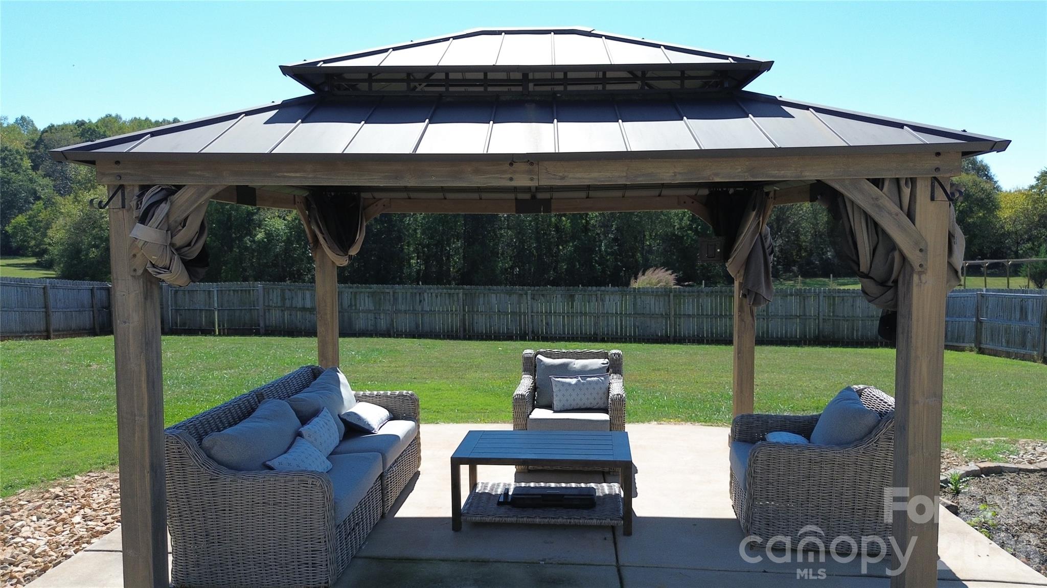 3923 Ritchie Road Property Photo 19