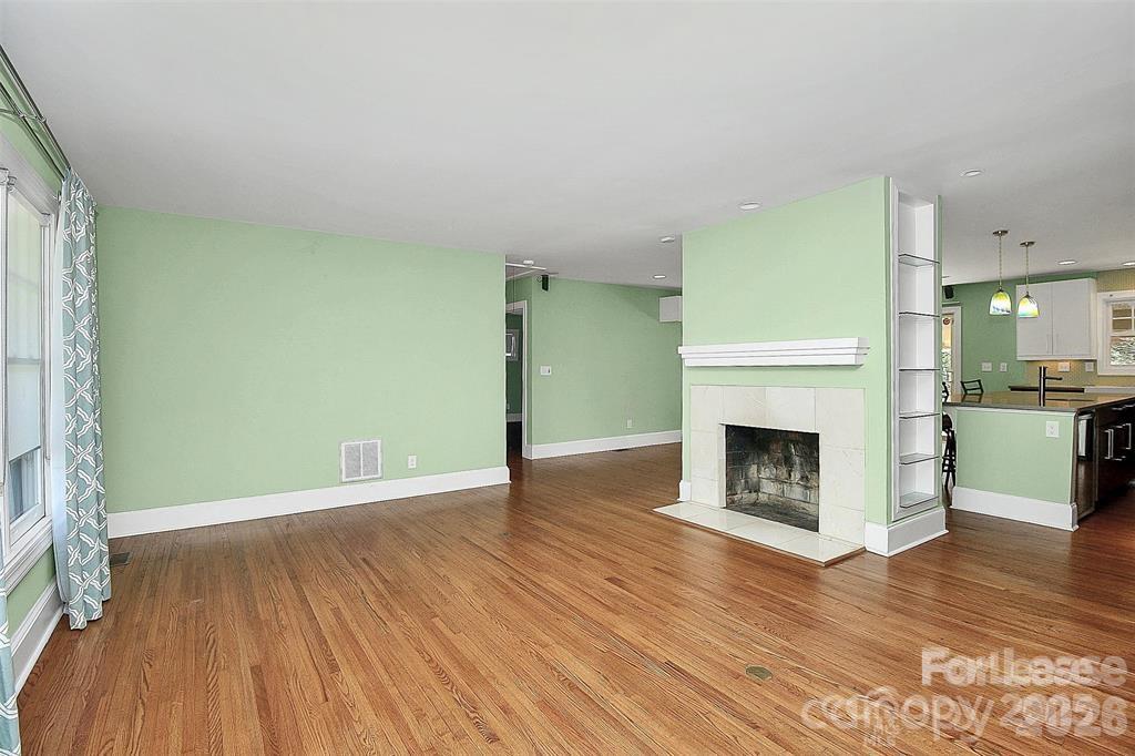 1326 Pinecrest Avenue Property Photo 4