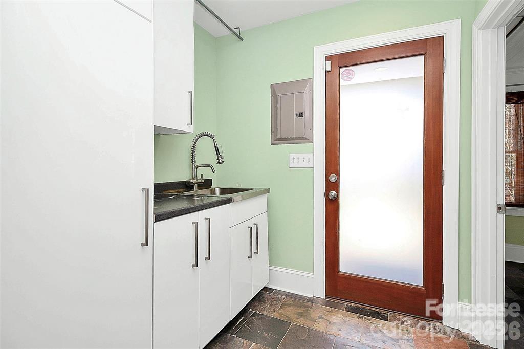 1326 Pinecrest Avenue Property Photo 10