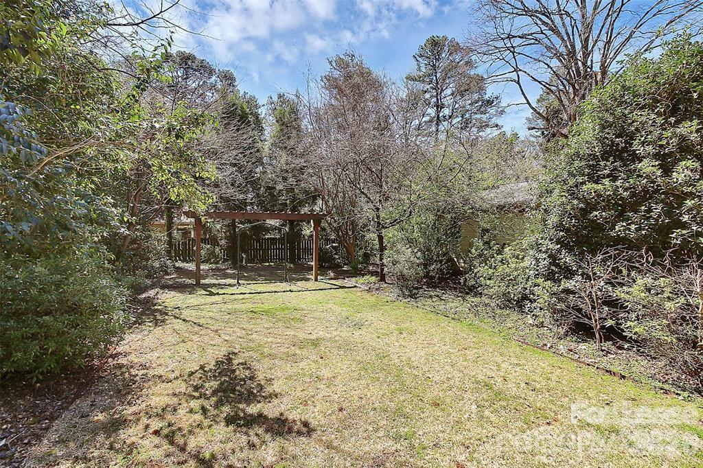 1326 Pinecrest Avenue Property Photo 29
