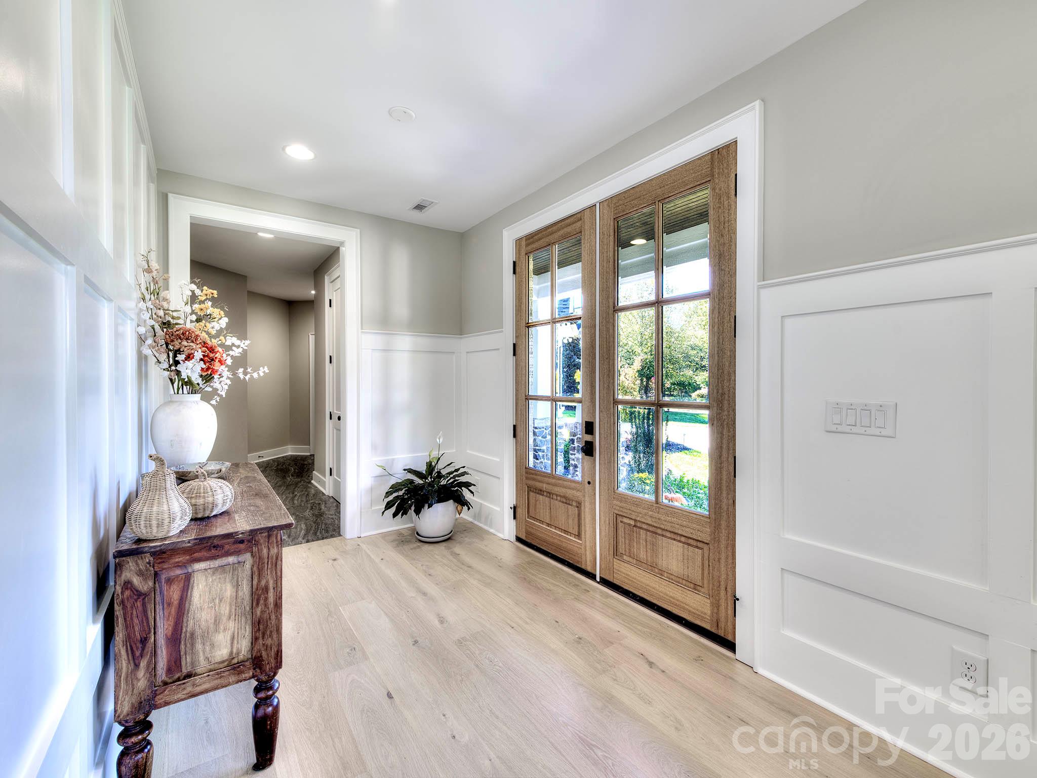 8833 Kerns Meadow Lane Property Photo 3