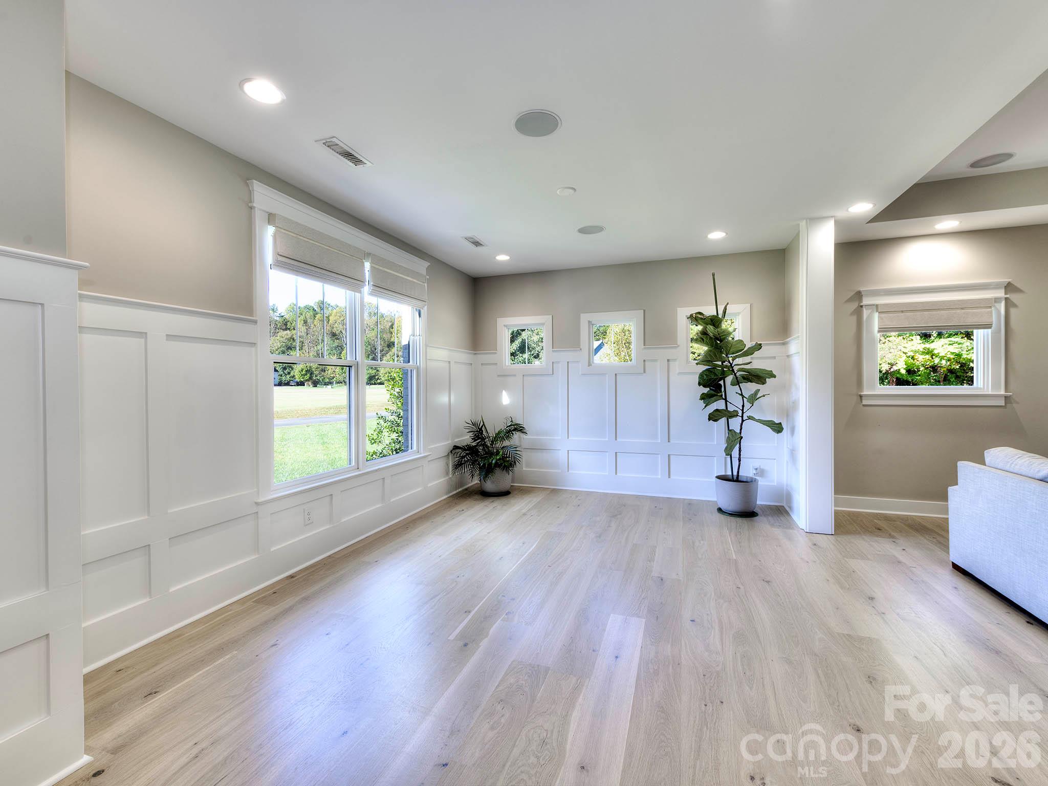 8833 Kerns Meadow Lane Property Photo 4