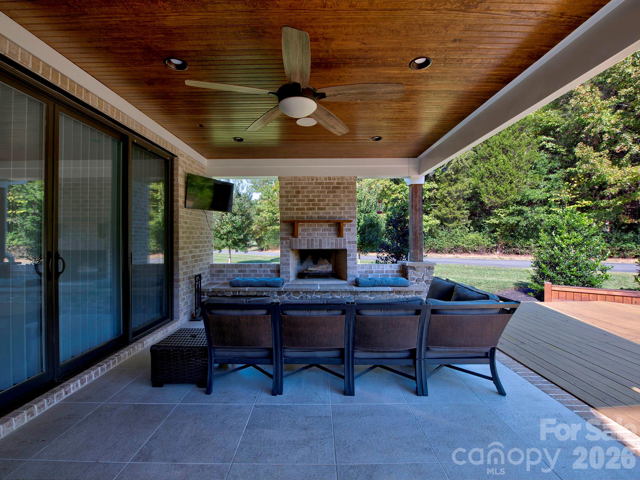 8833 Kerns Meadow Lane Property Photo 12
