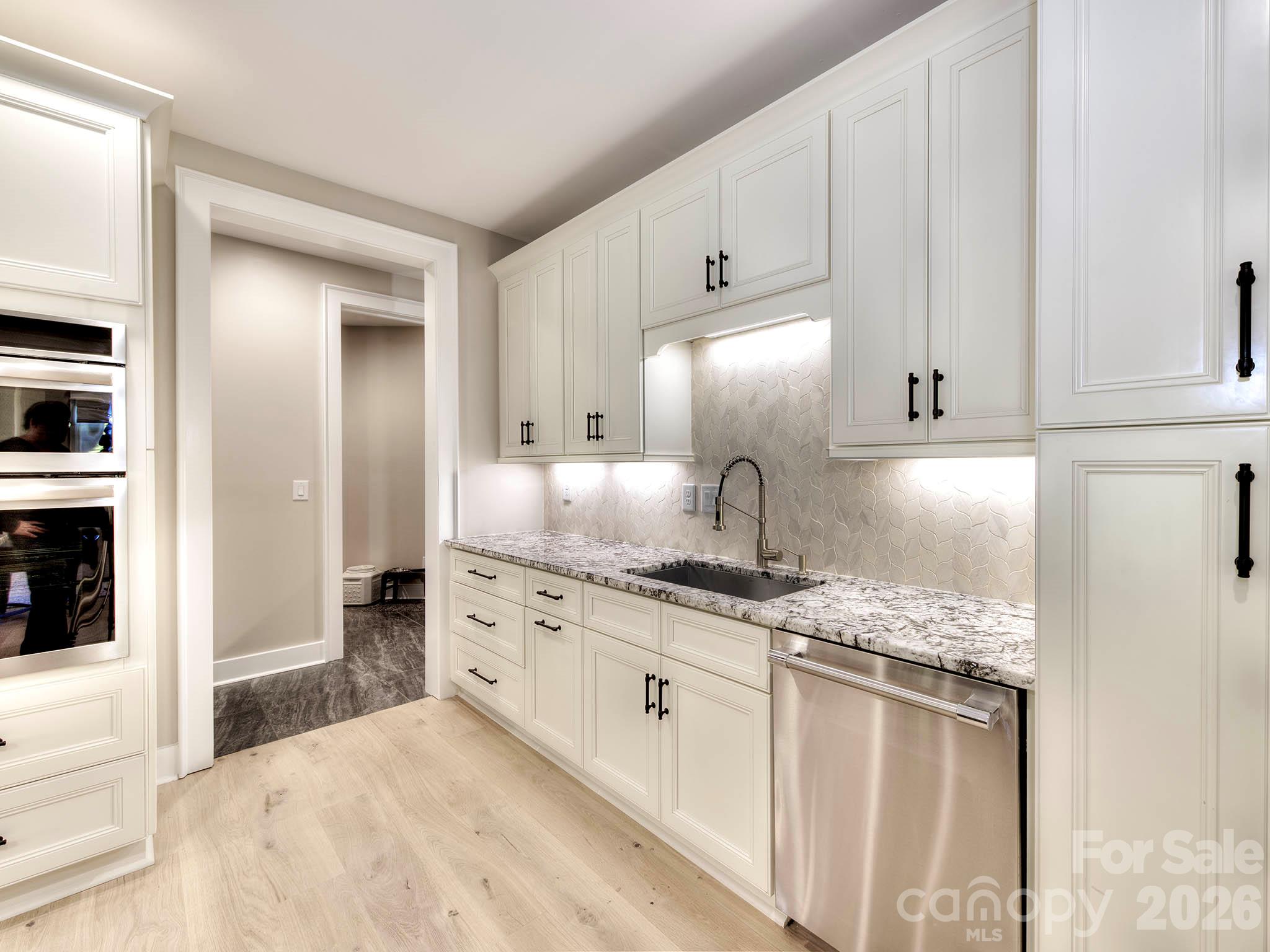 8833 Kerns Meadow Lane Property Photo 12