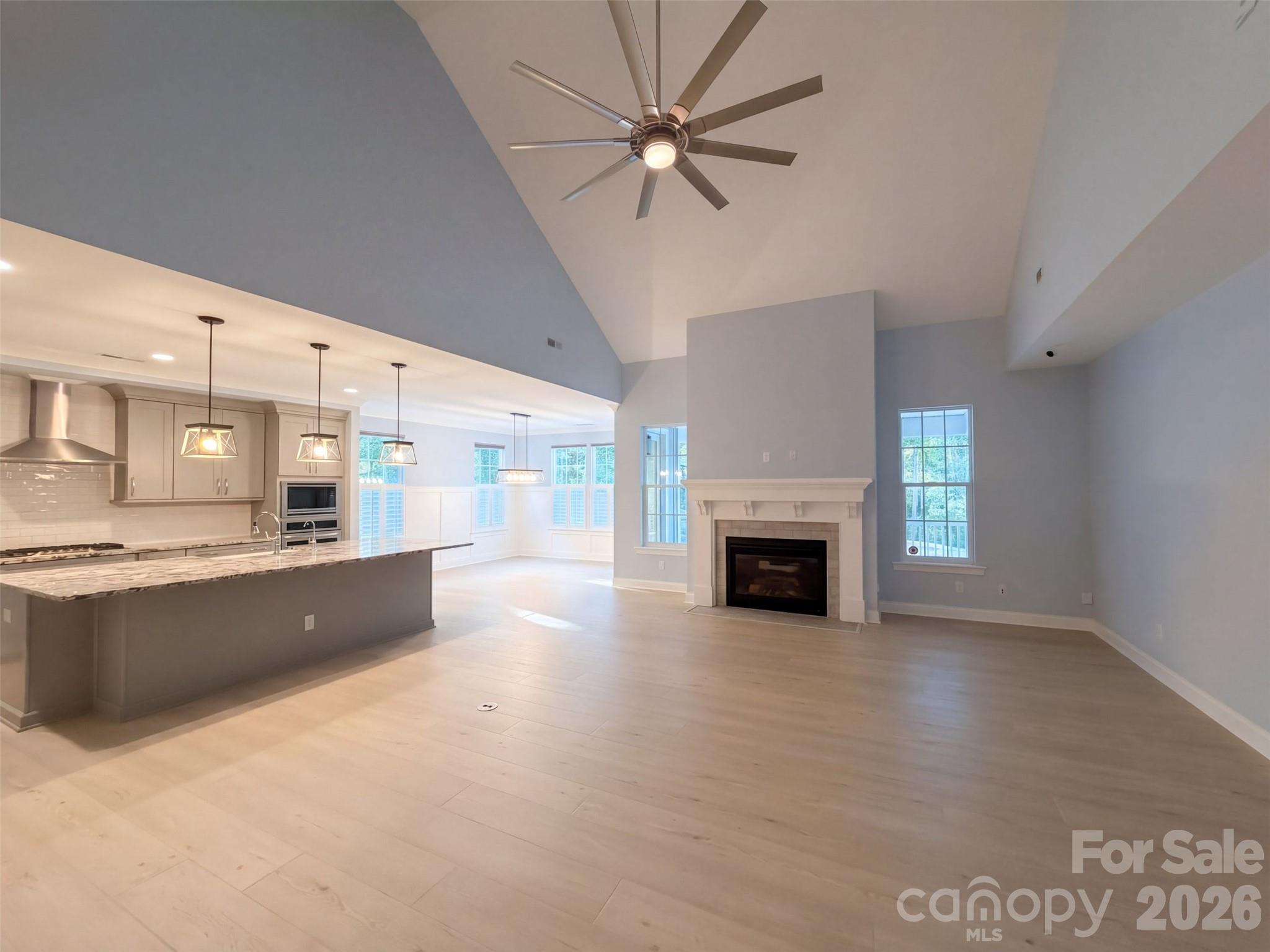4237 Island Fox Lane Property Photo 3
