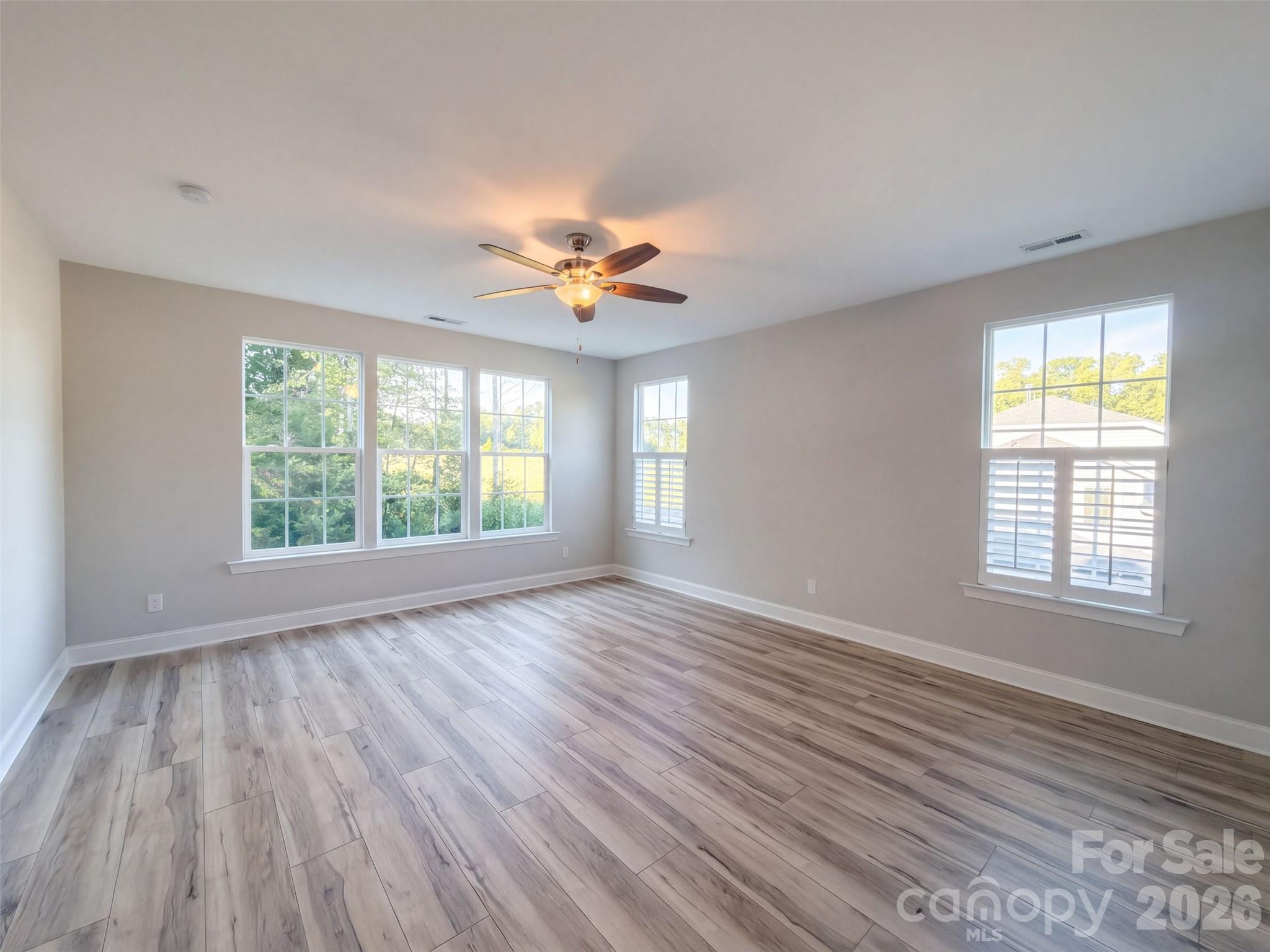 4237 Island Fox Lane Property Photo 4