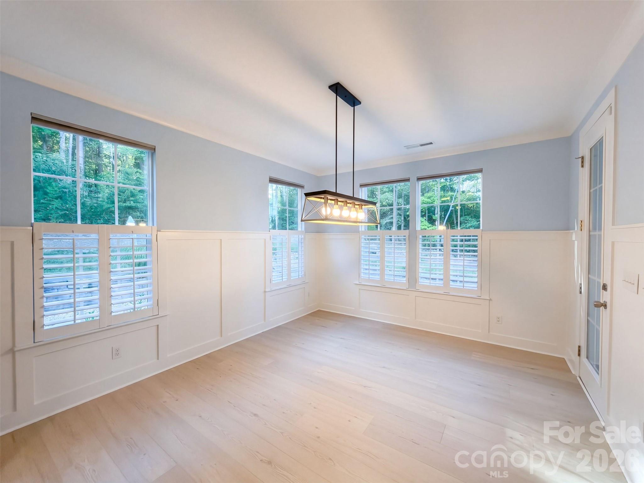 4237 Island Fox Lane Property Photo 6