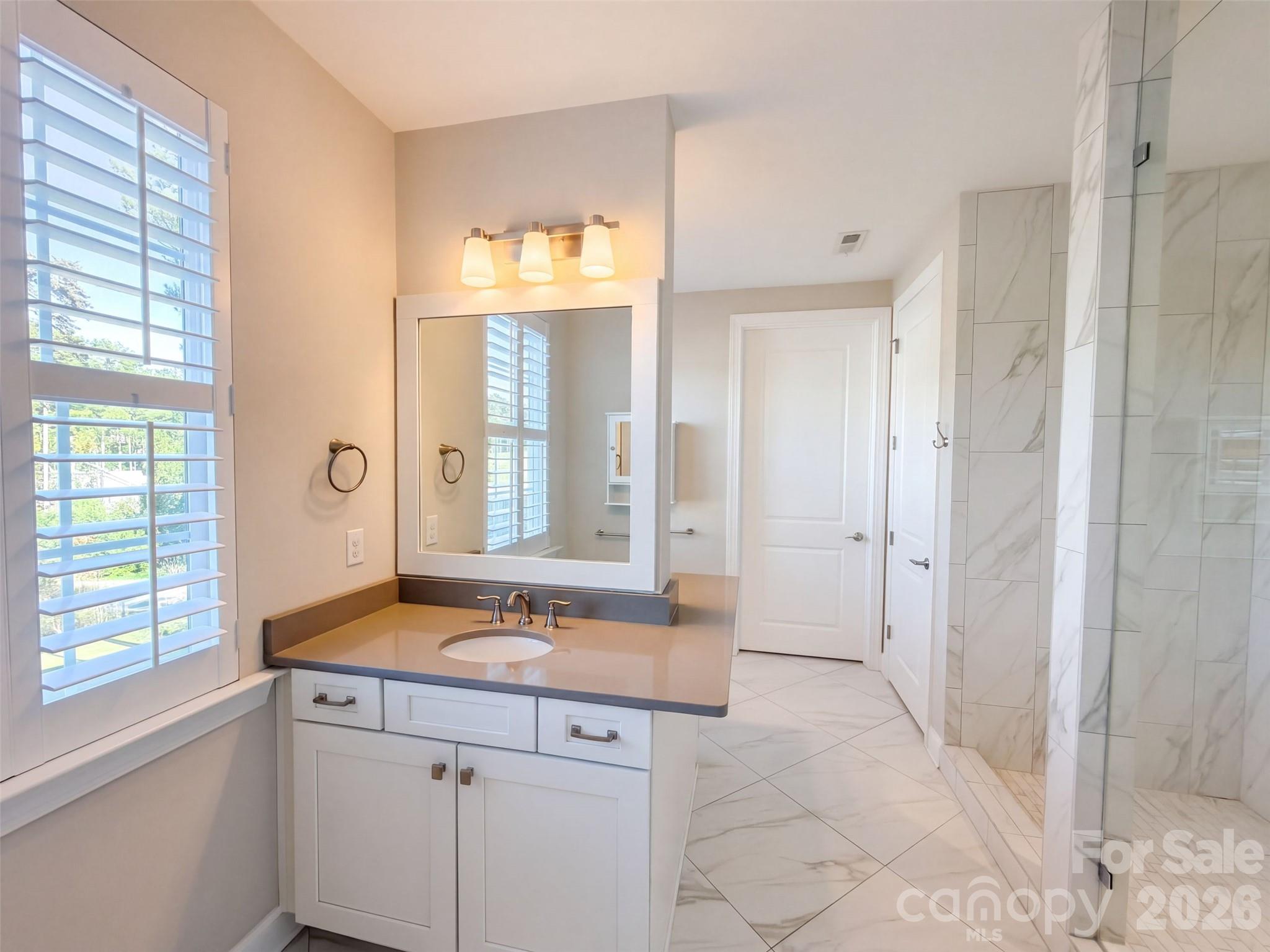 4237 Island Fox Lane Property Photo 12