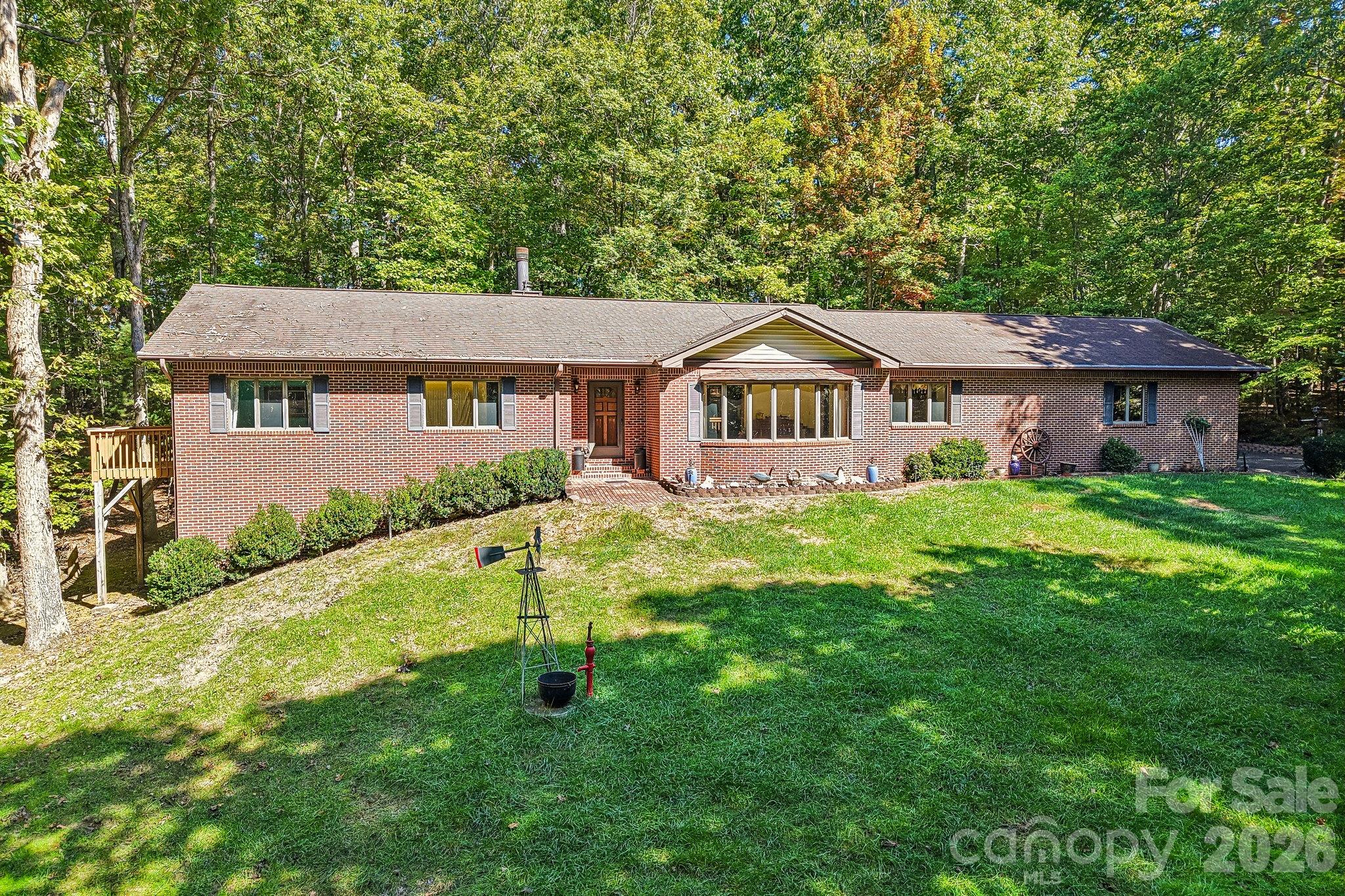198 Woods End Drive Property Photo 1