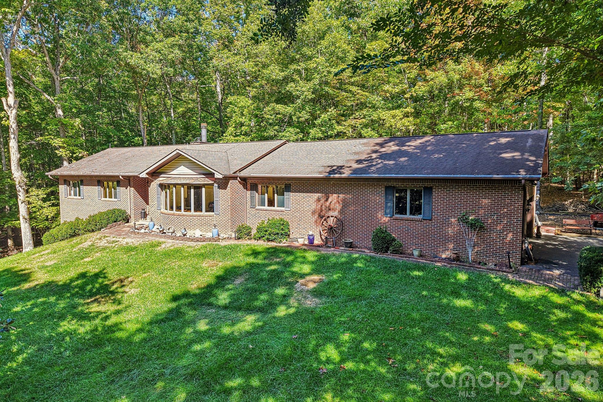 198 Woods End Drive Property Photo 2
