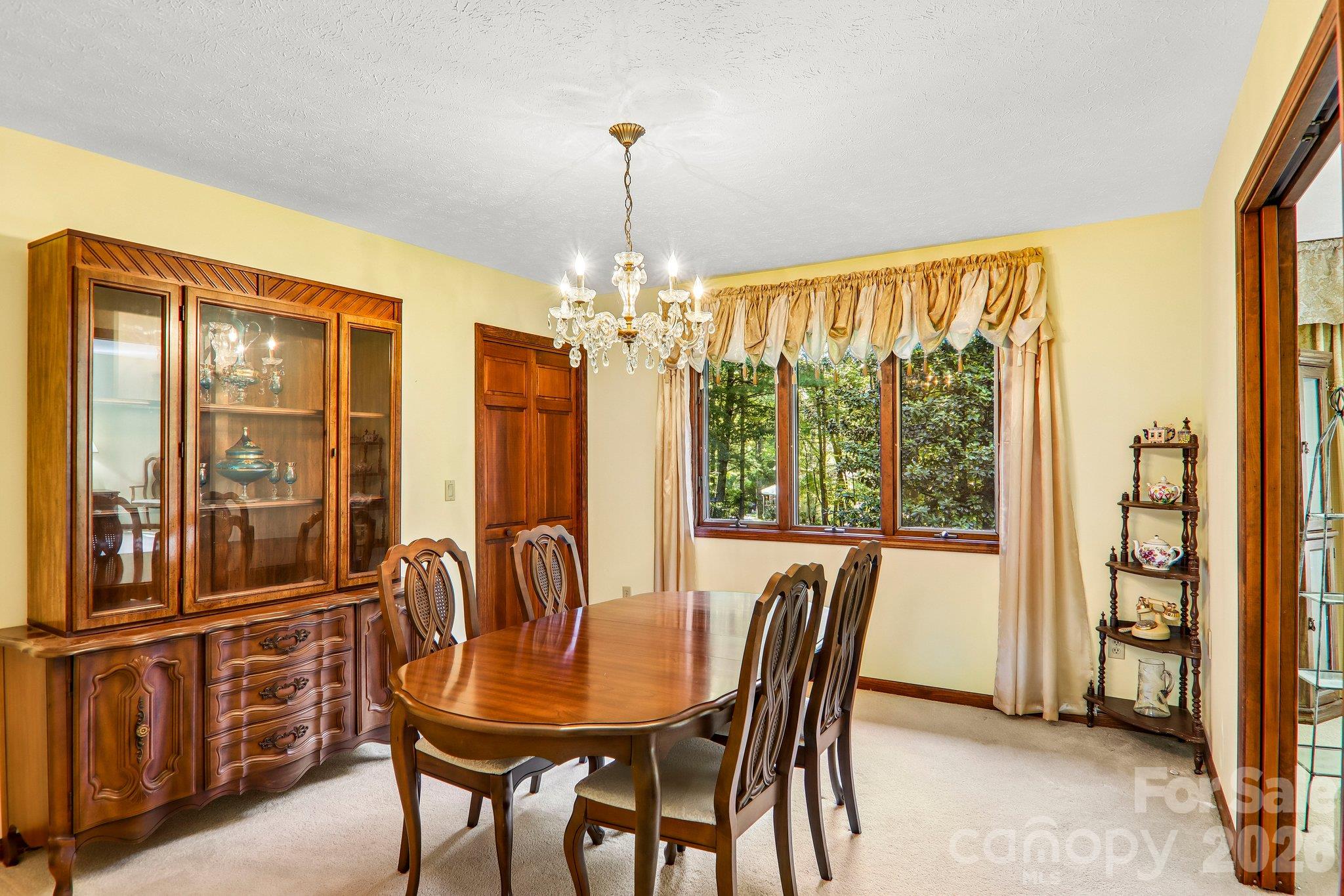 198 Woods End Drive Property Photo 6
