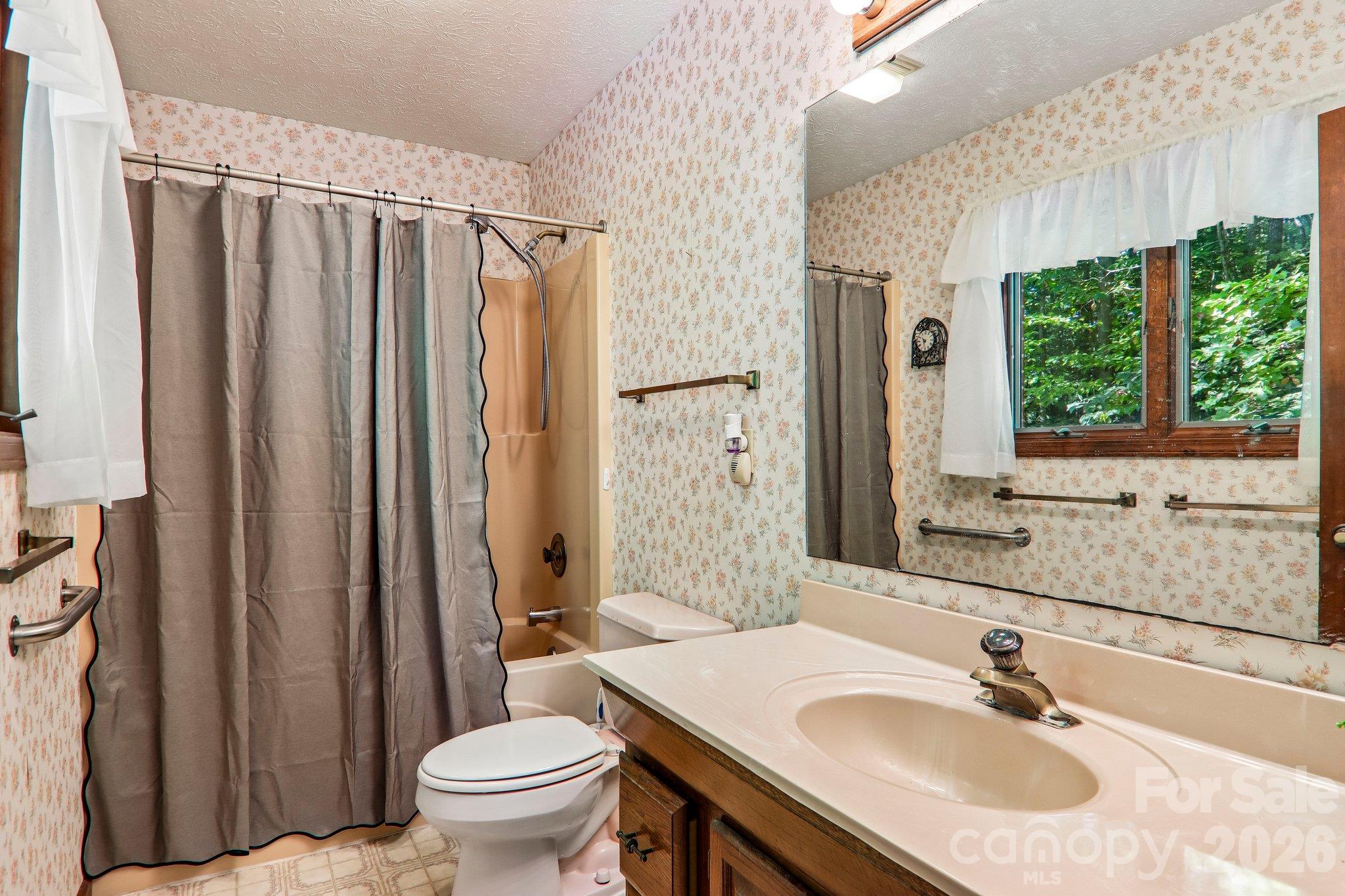198 Woods End Drive Property Photo 17