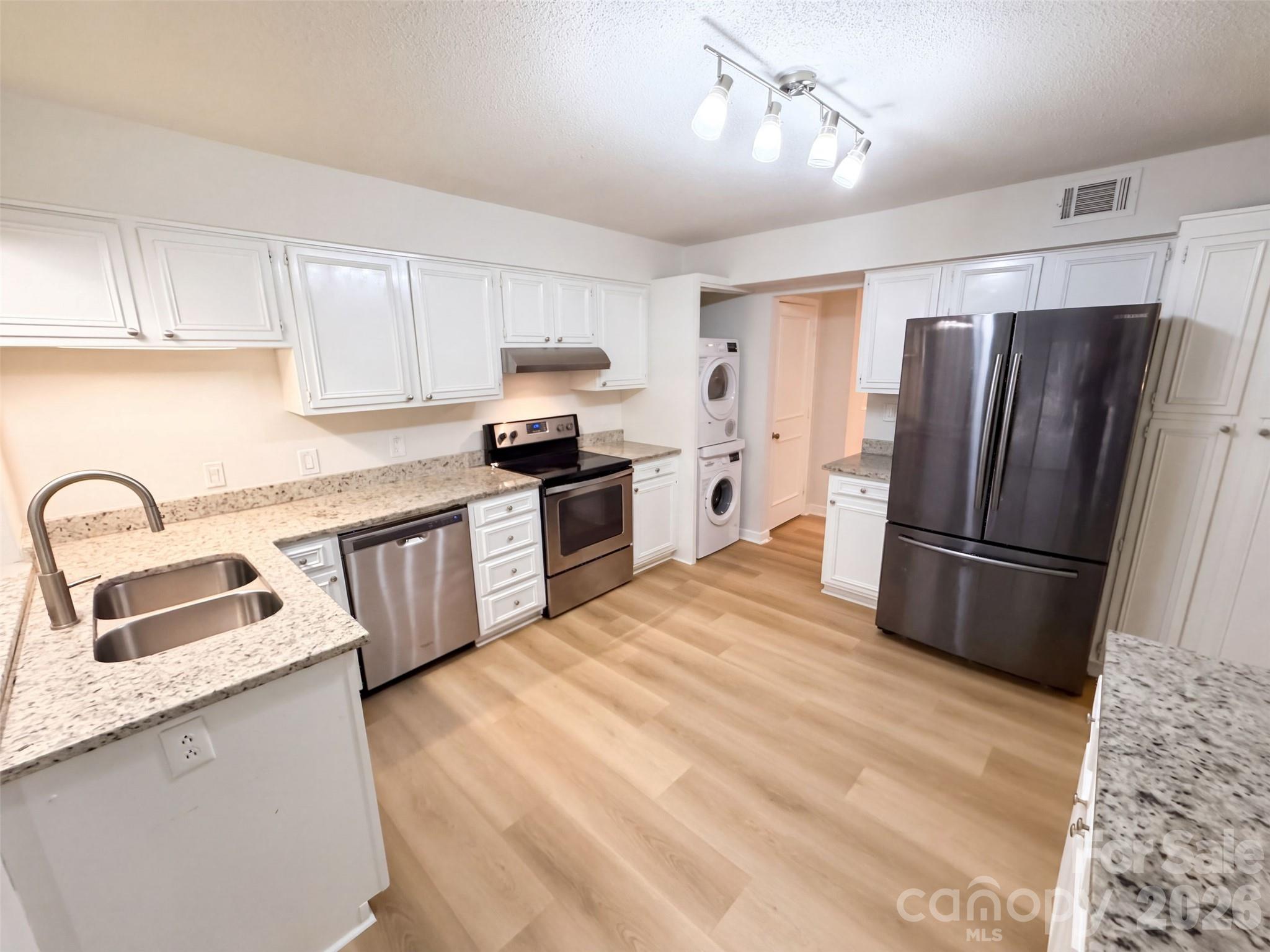7022 Quail Hill Road Property Photo 2