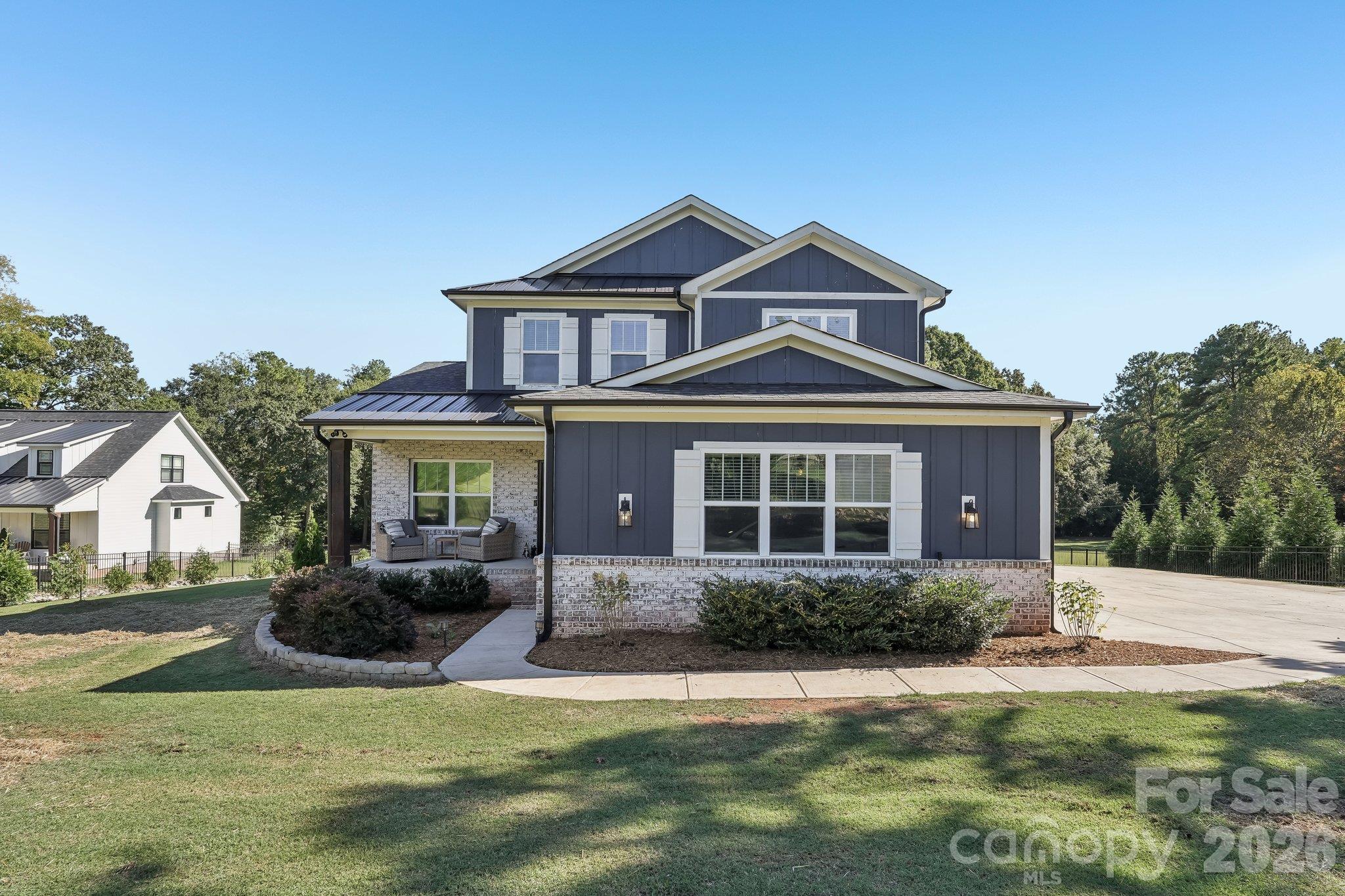 952 Armstrong Road Property Photo 1