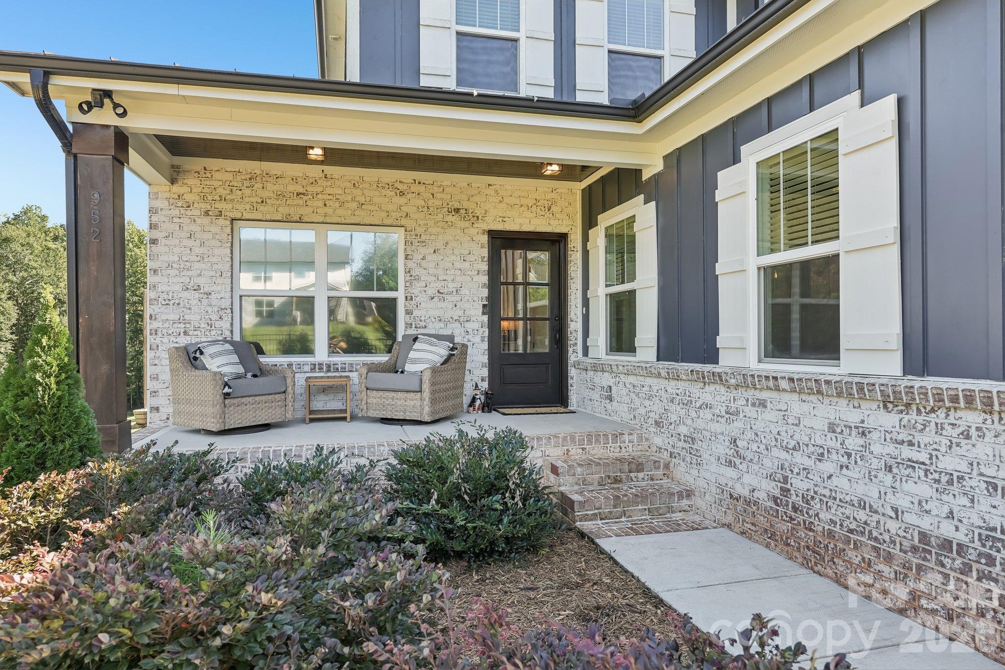 952 Armstrong Road Property Photo 4