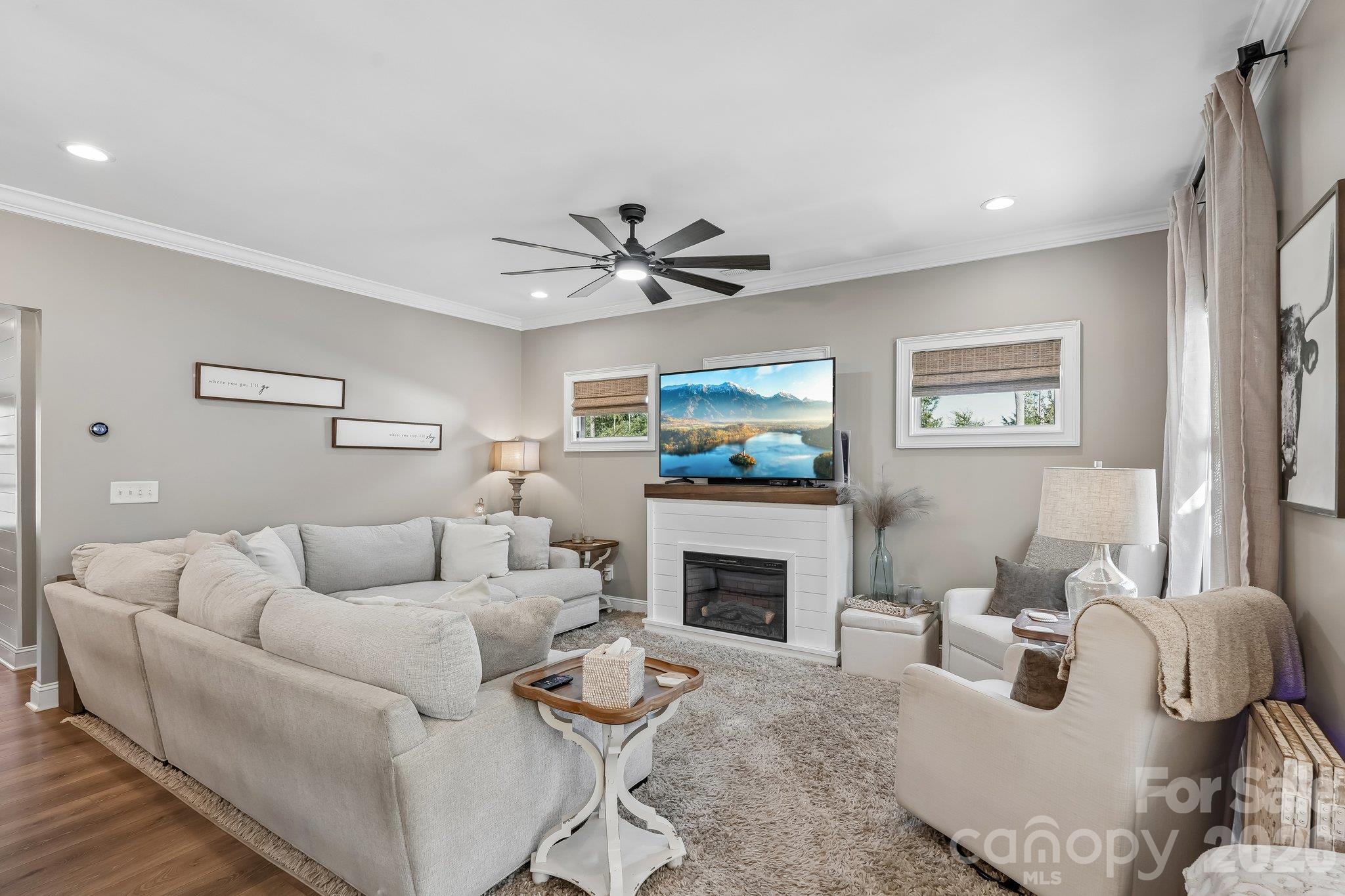 952 Armstrong Road Property Photo 6