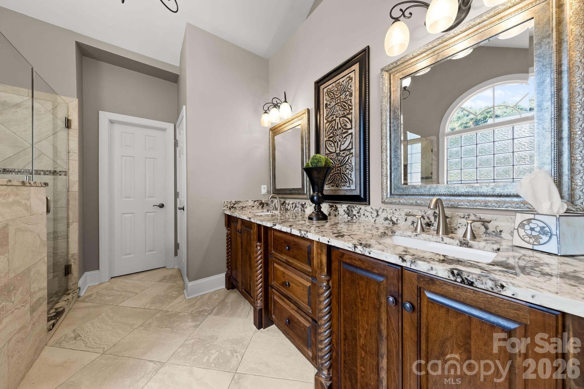 2316 Caernarfon Lane Property Photo 20