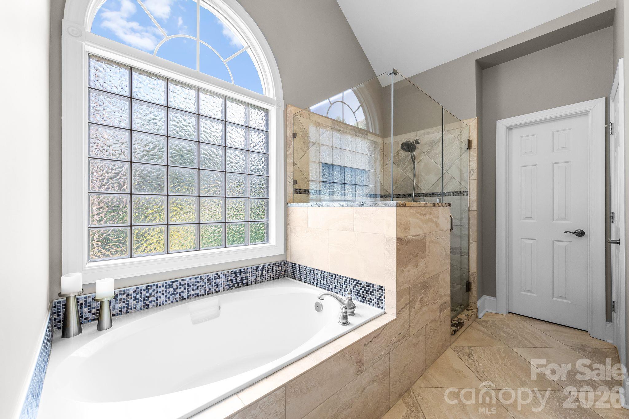 2316 Caernarfon Lane Property Photo 21