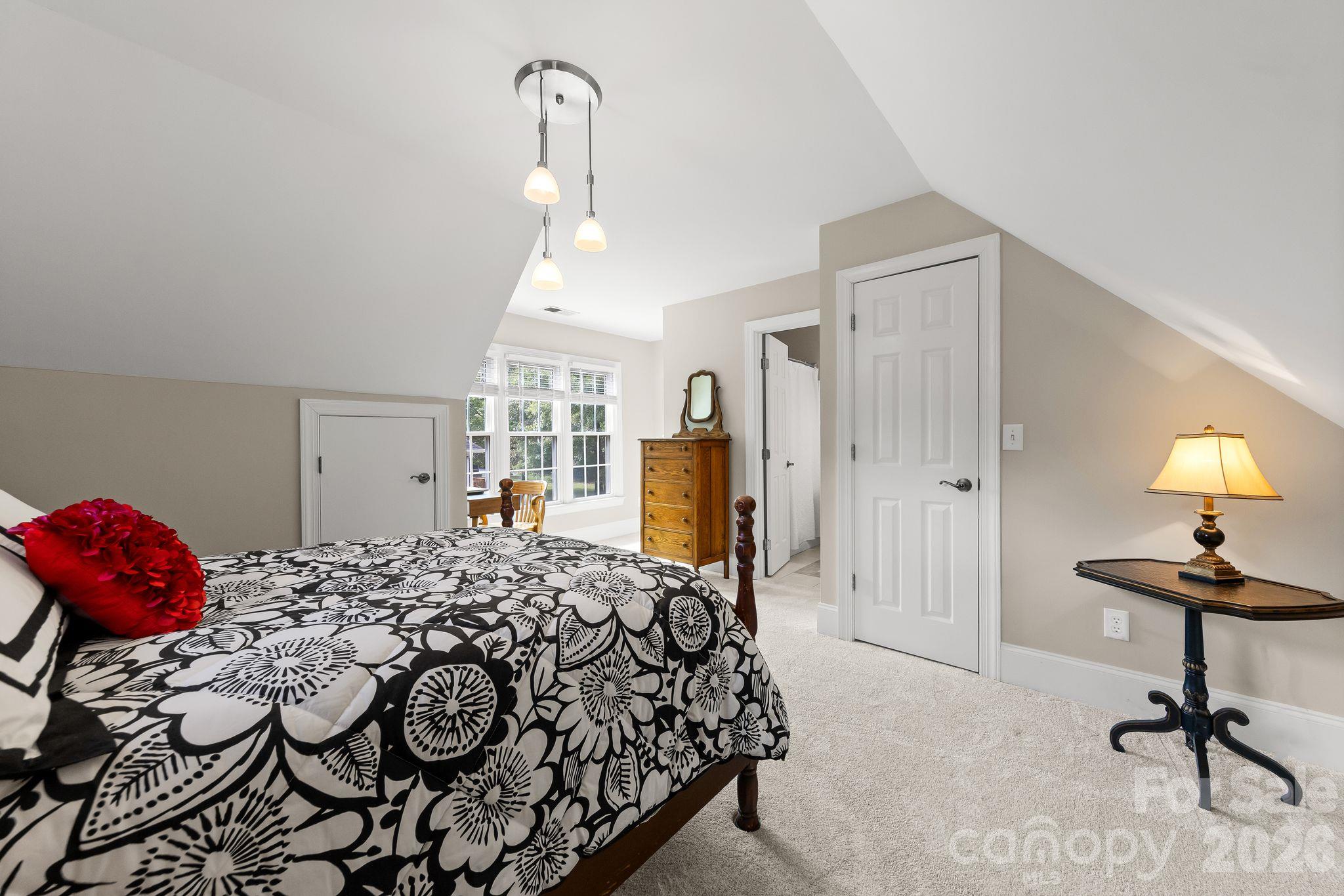 2316 Caernarfon Lane Property Photo 28