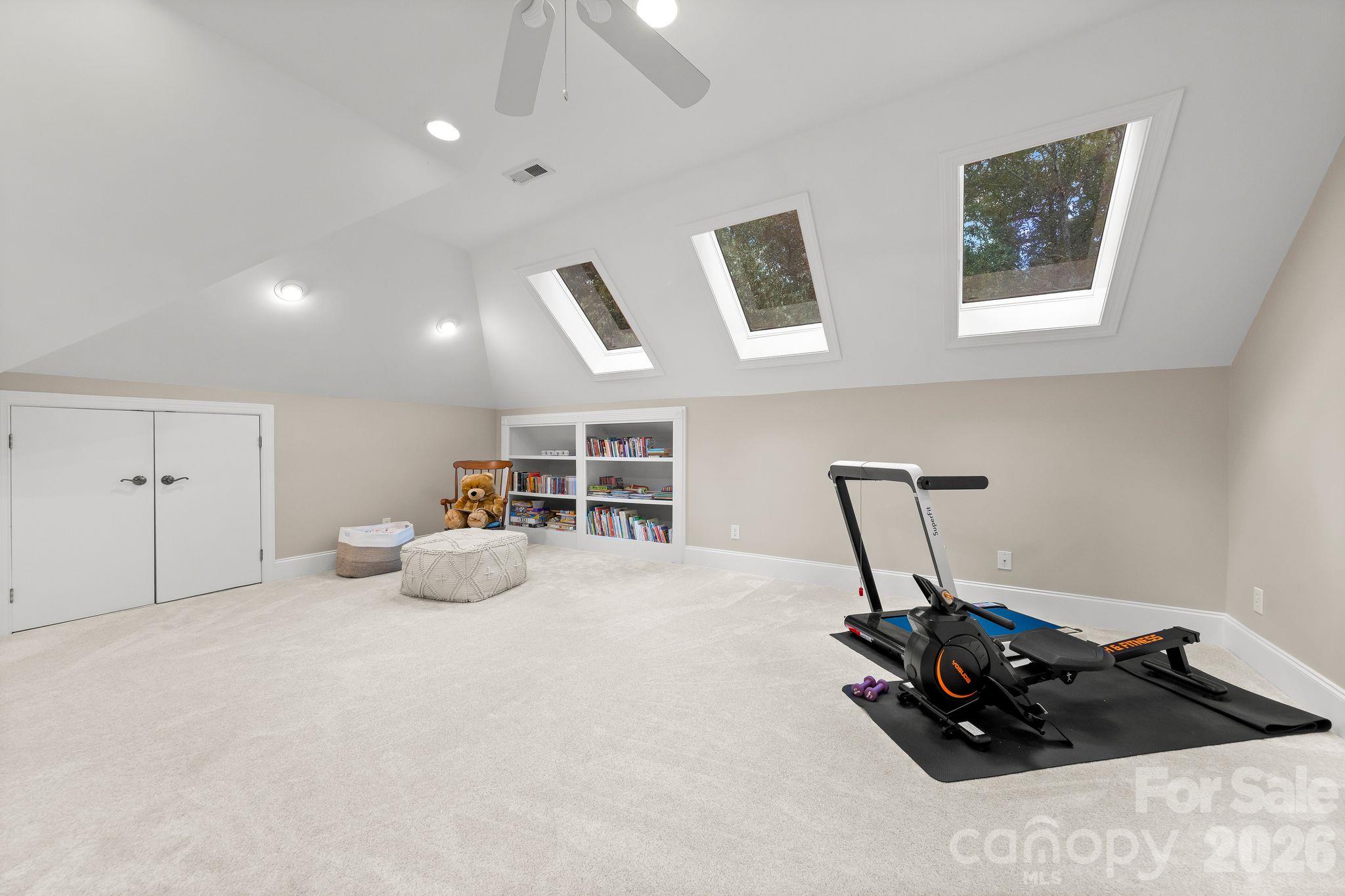 2316 Caernarfon Lane Property Photo 32