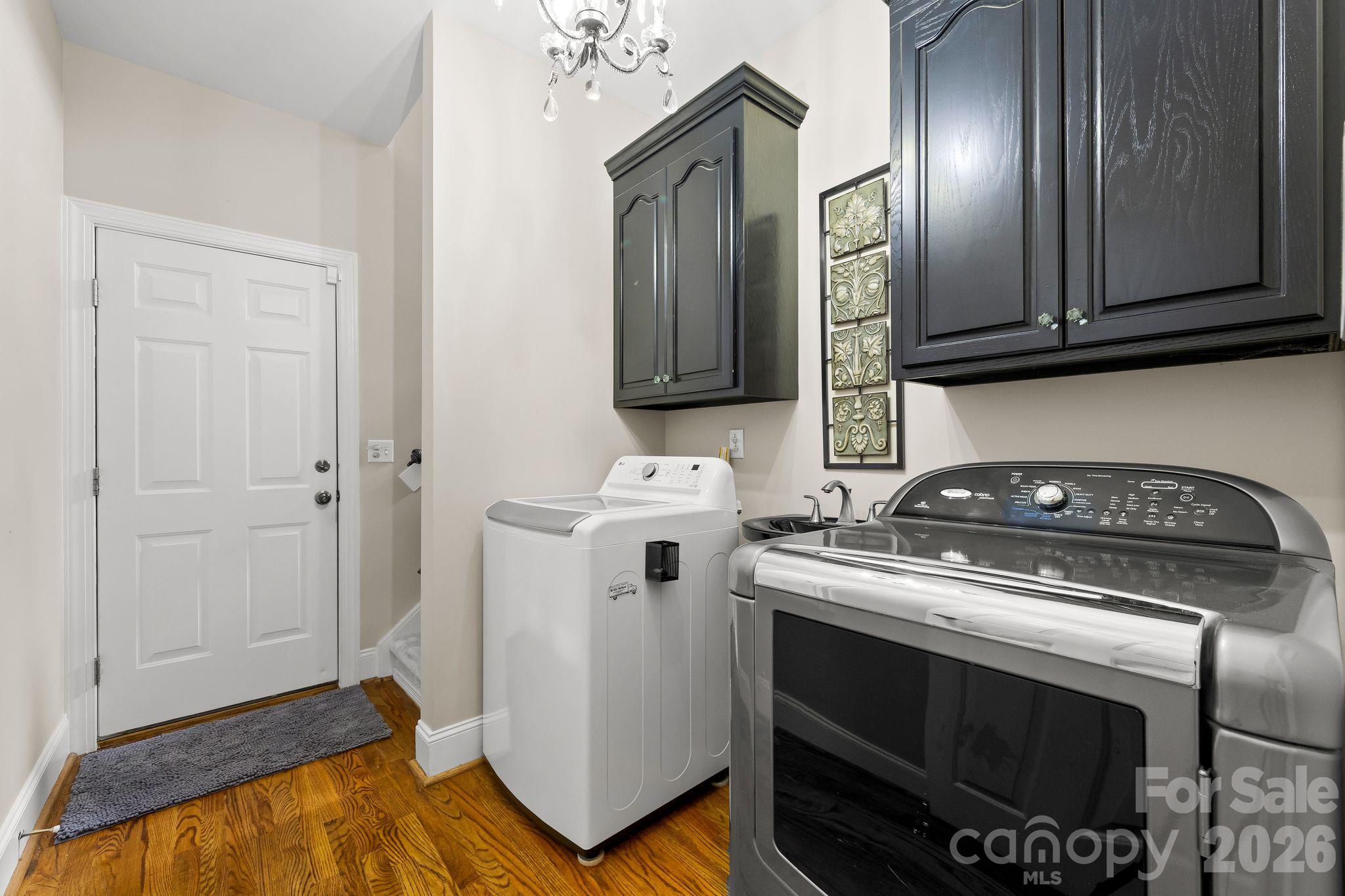 2316 Caernarfon Lane Property Photo 33