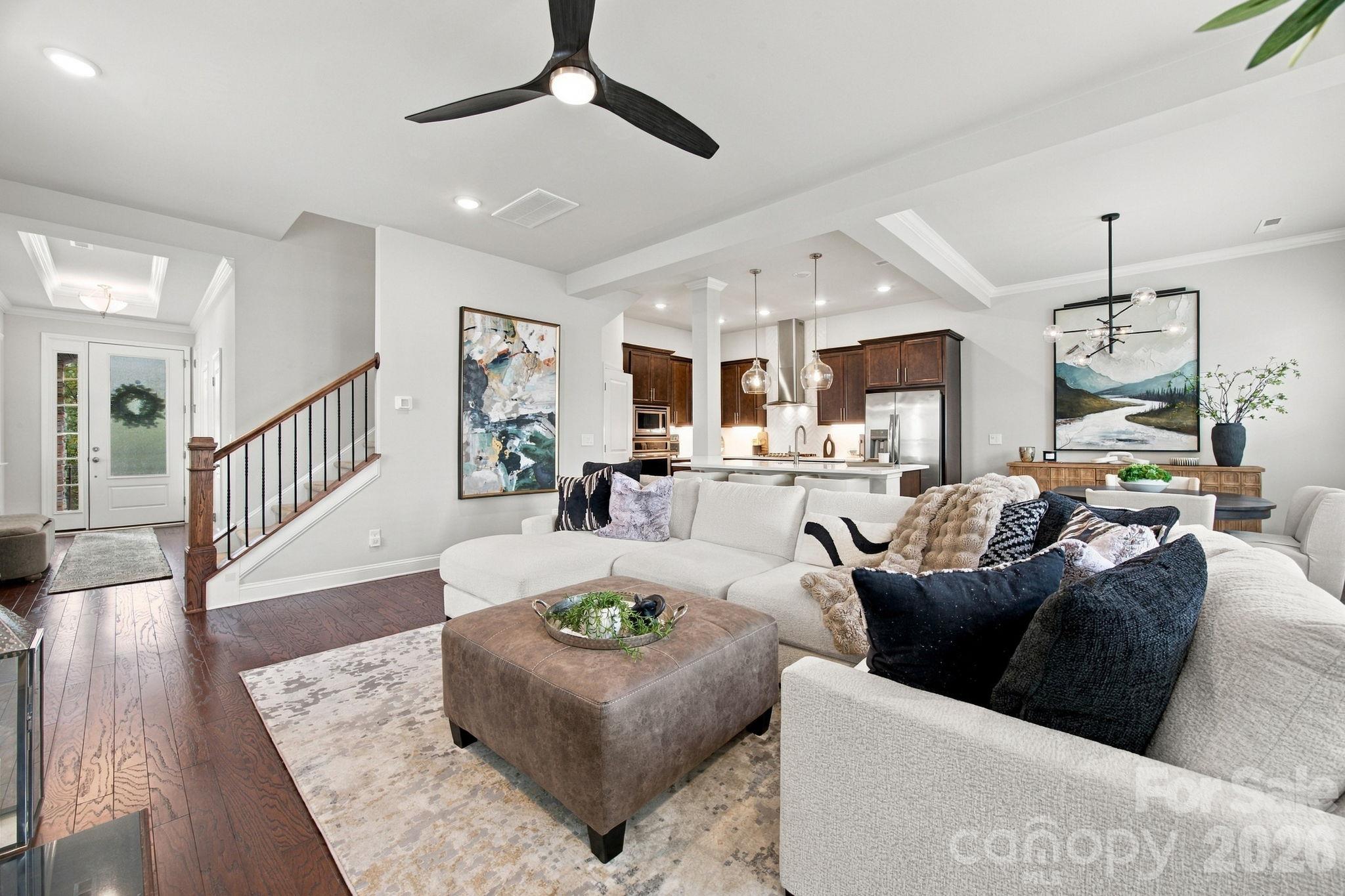9002 Boling Green Drive Property Photo 4