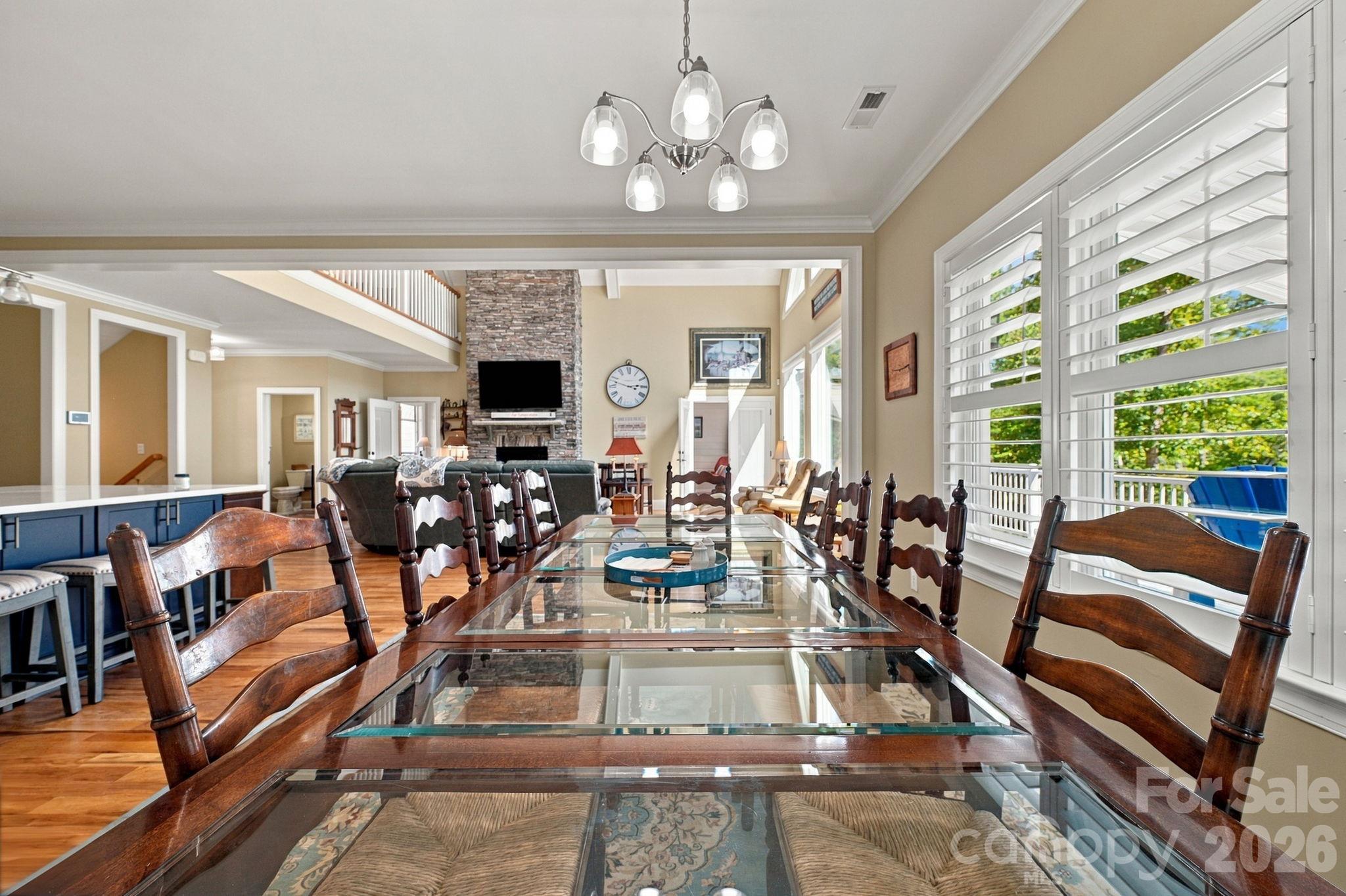 6810 Mcgalliard Pointe Drive Property Photo 12