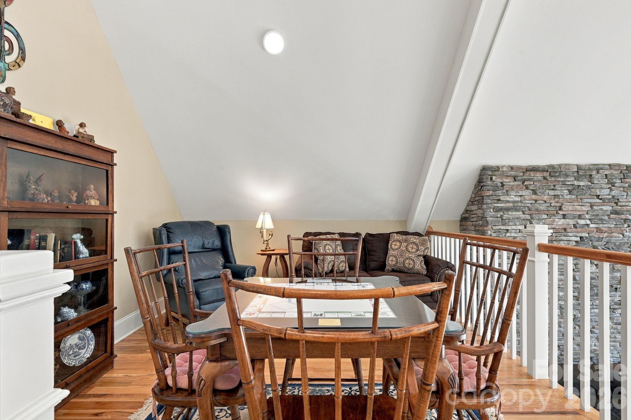 6810 Mcgalliard Pointe Drive Property Photo 15