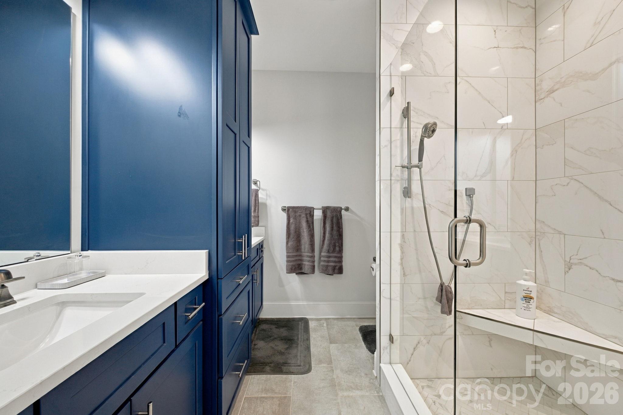 6810 Mcgalliard Pointe Drive Property Photo 18