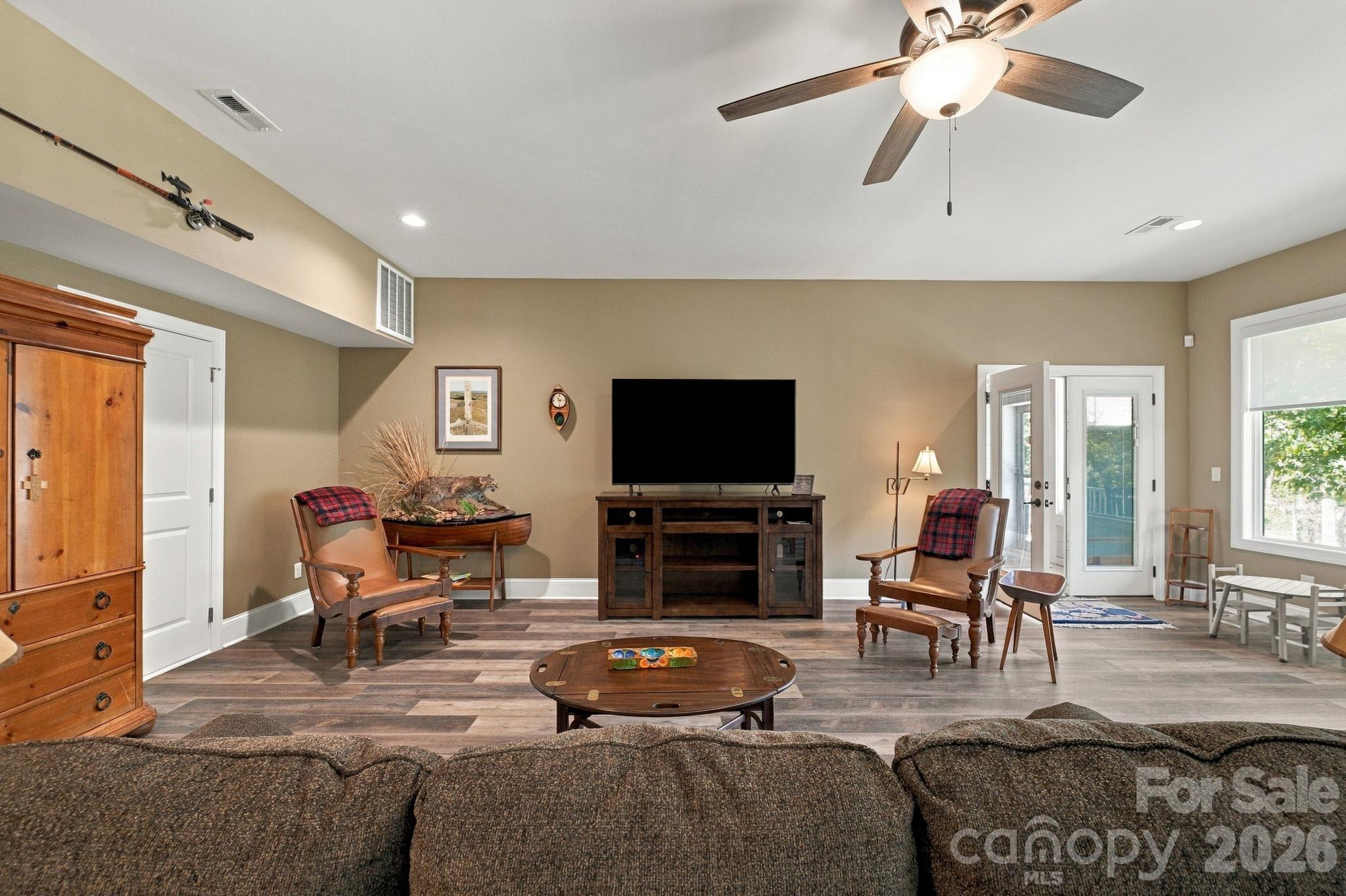 6810 Mcgalliard Pointe Drive Property Photo 28