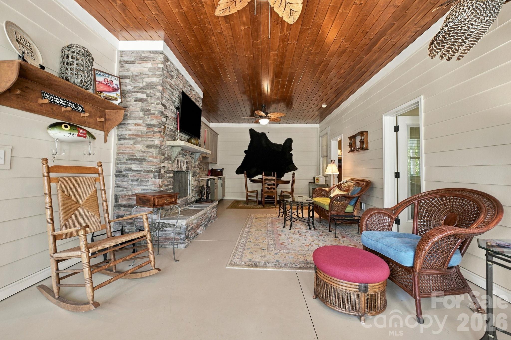6810 Mcgalliard Pointe Drive Property Photo 32