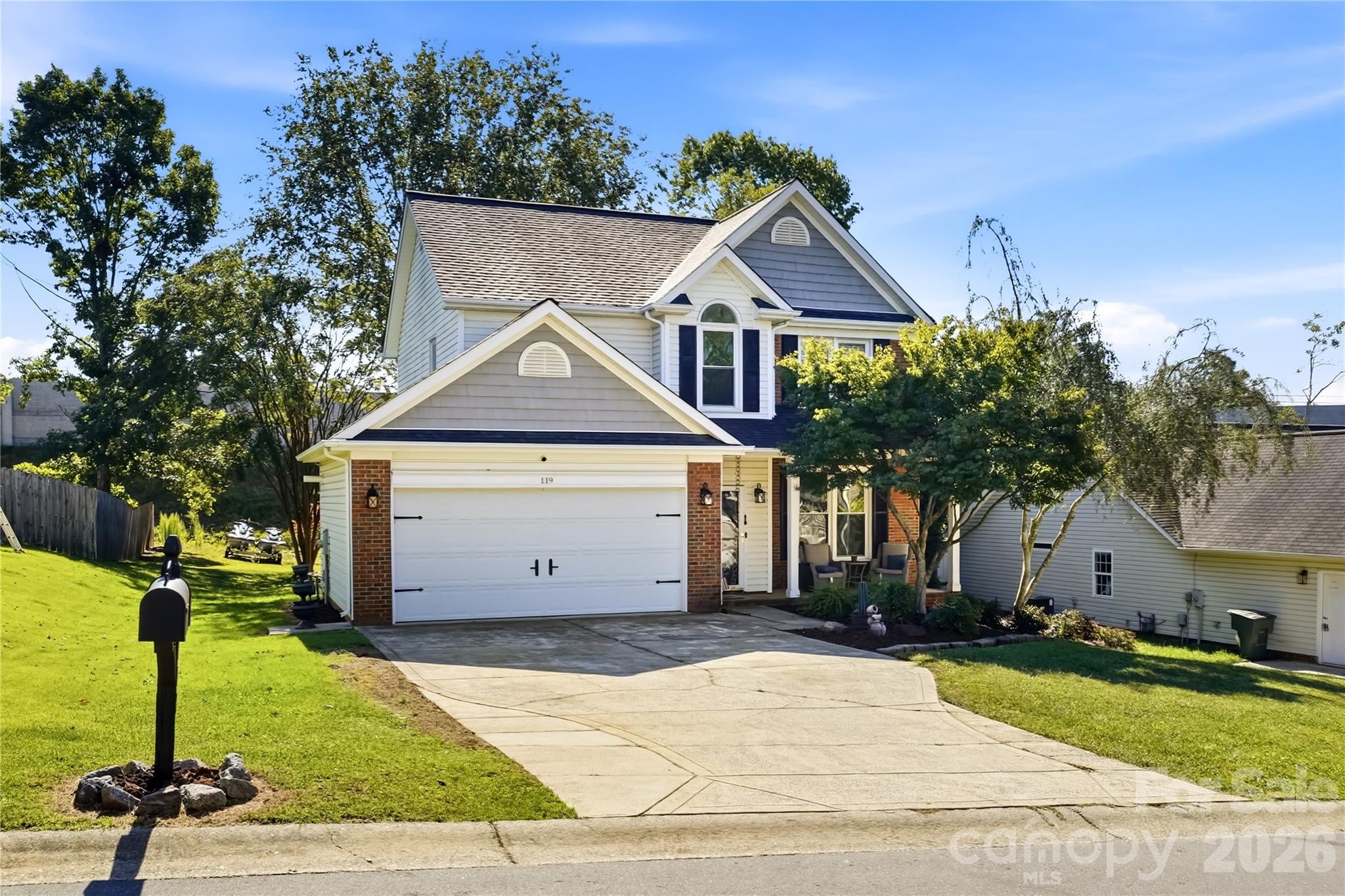 119 Shining Armor Court Property Photo 2