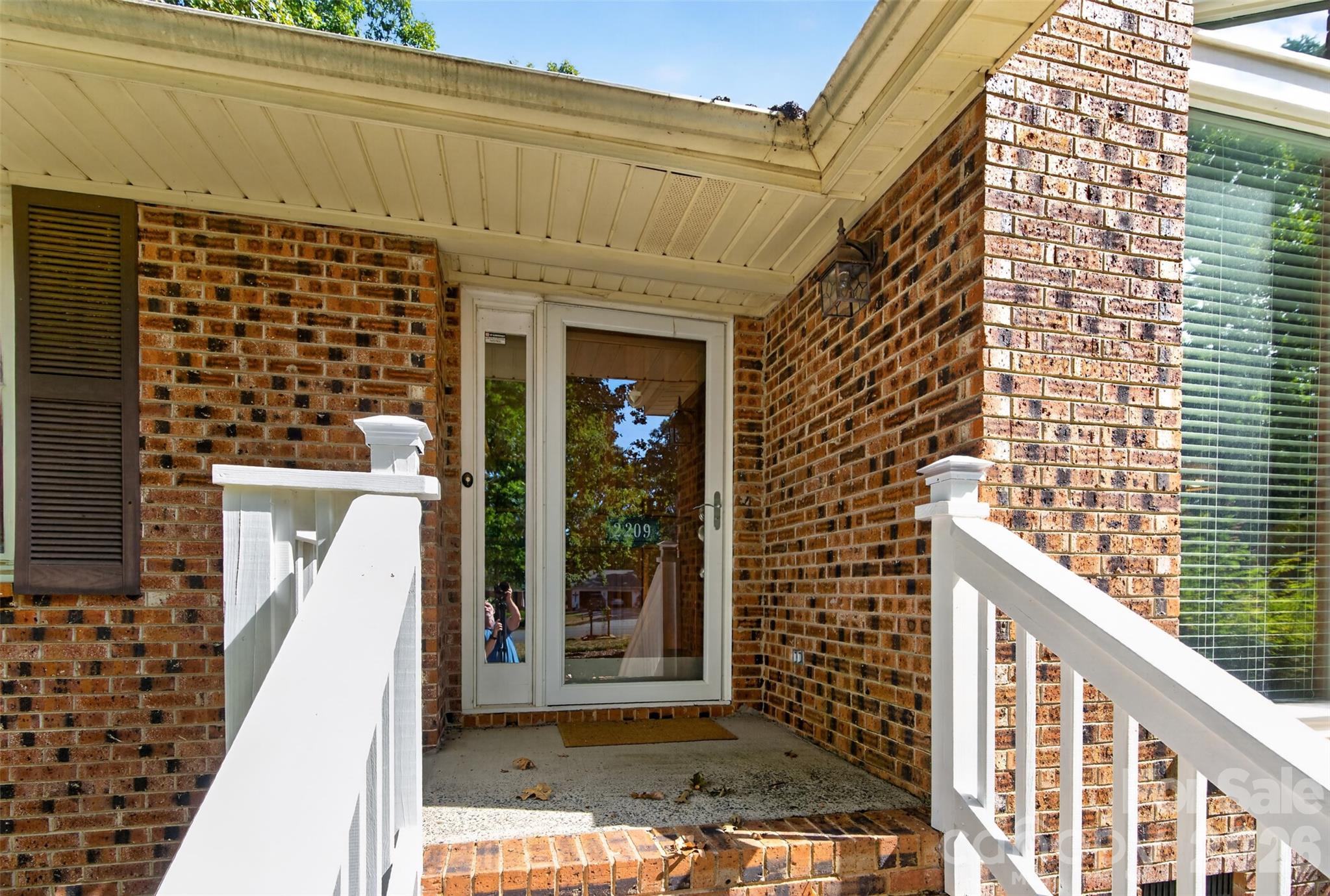 2209 Rainbrook Drive Property Photo 3