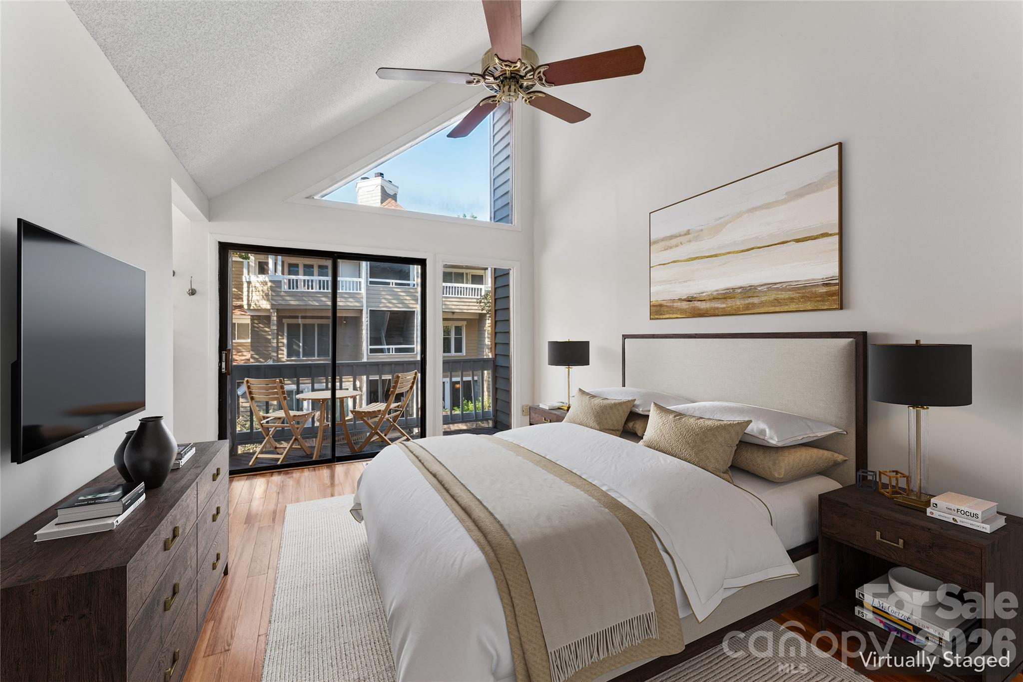 422 W 8th Street Property Photo 3