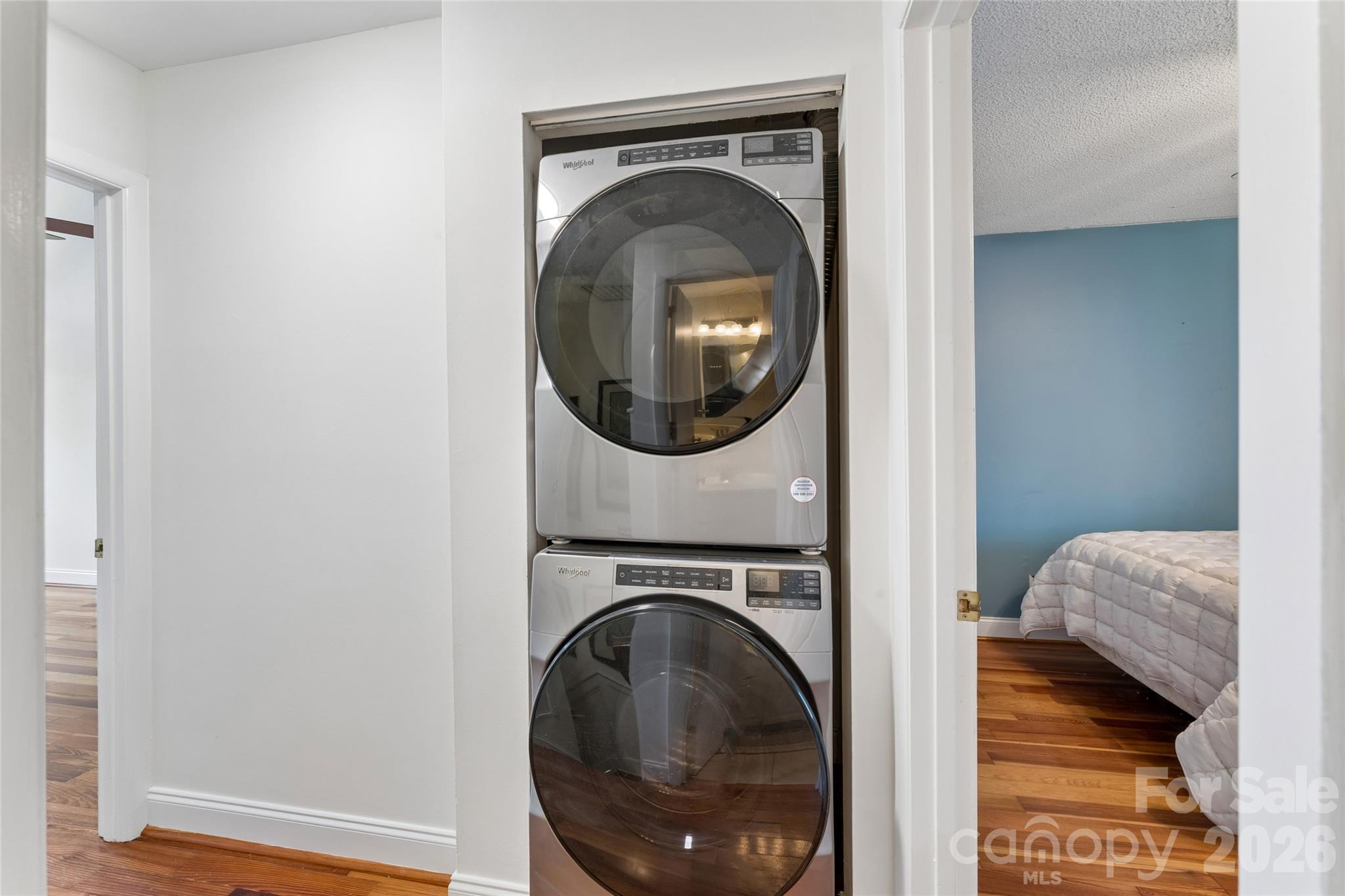 422 W 8th Street Property Photo 9