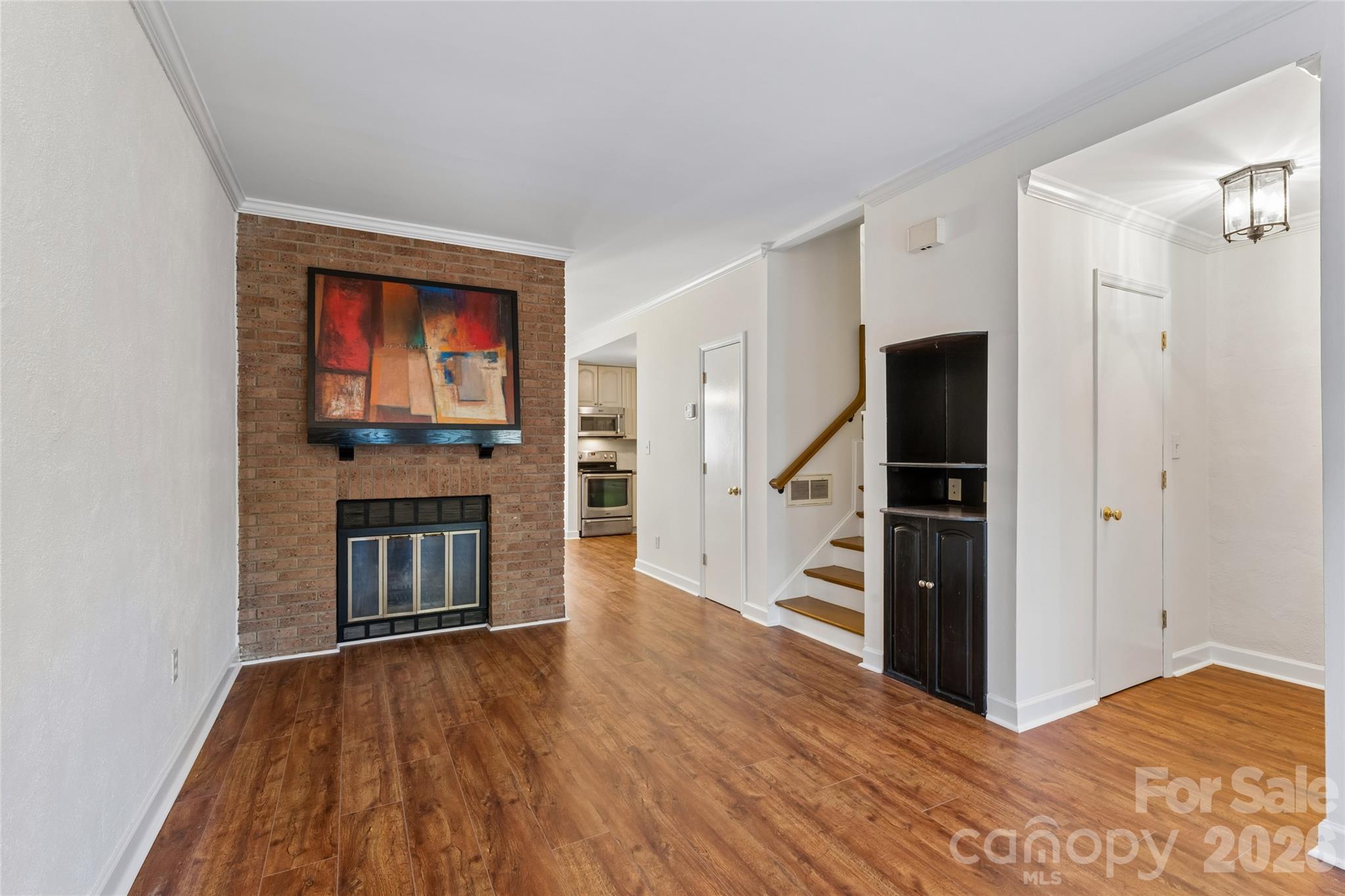 422 W 8th Street Property Photo 17