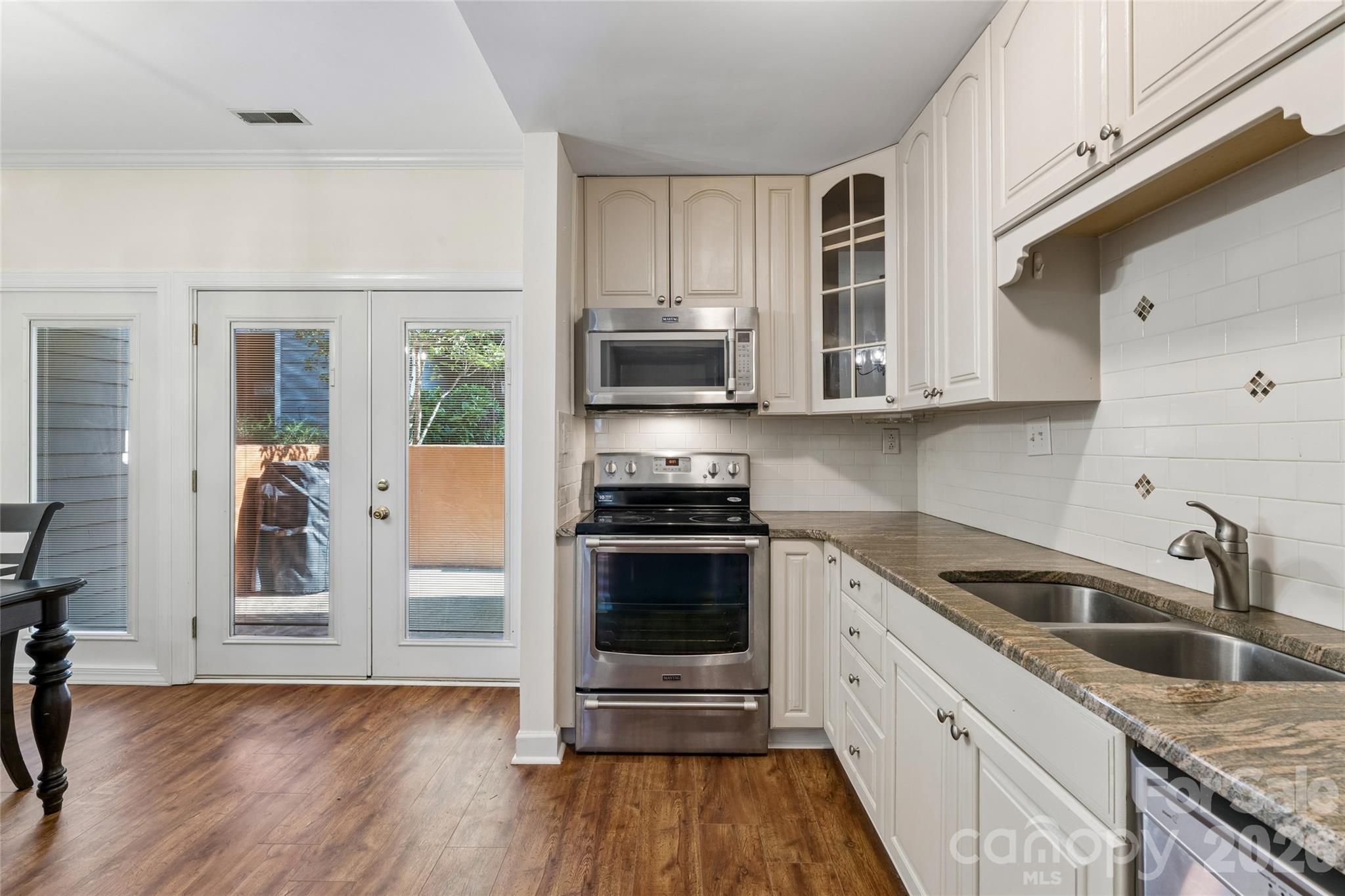 422 W 8th Street Property Photo 26