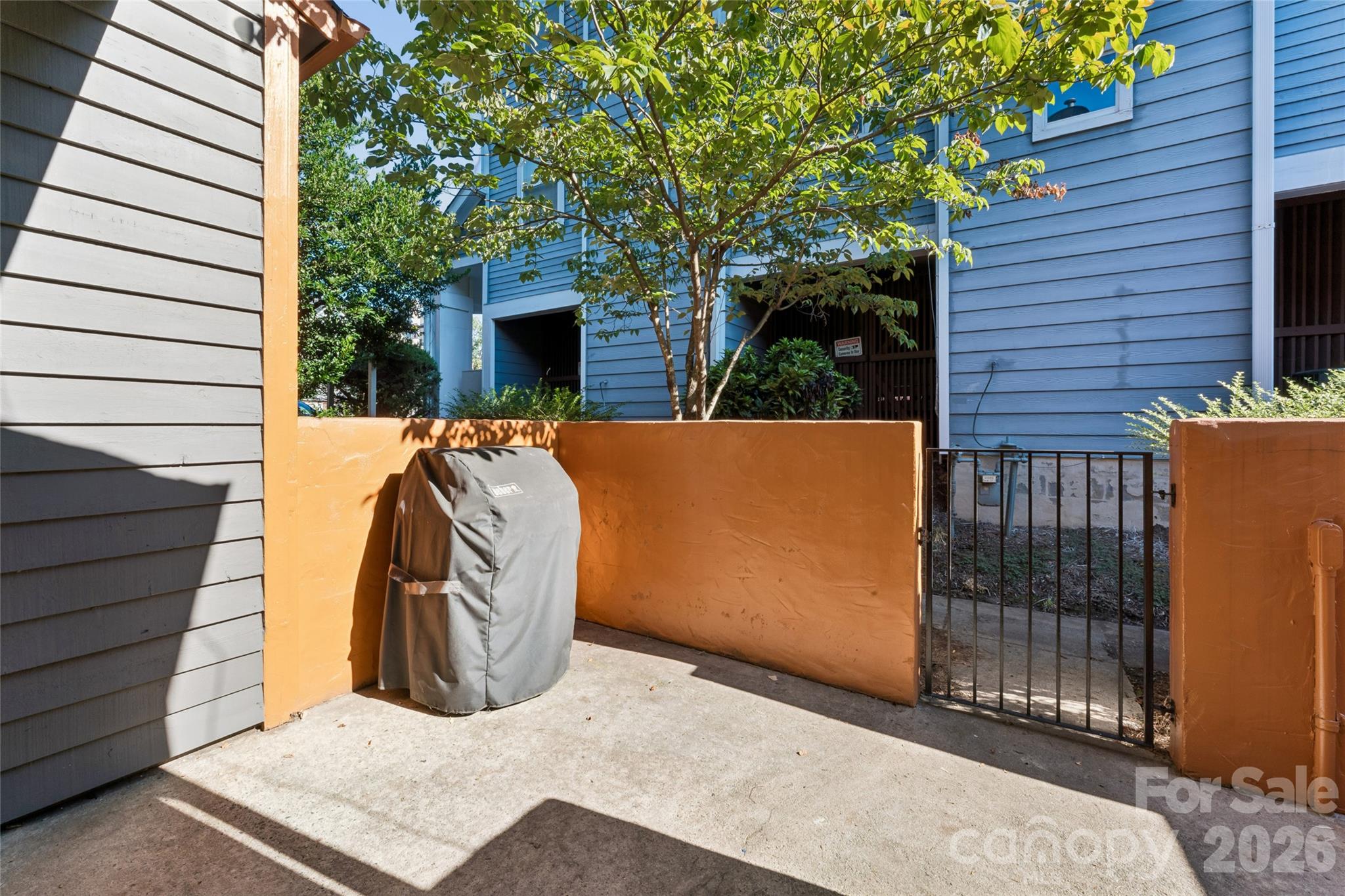 422 W 8th Street Property Photo 35