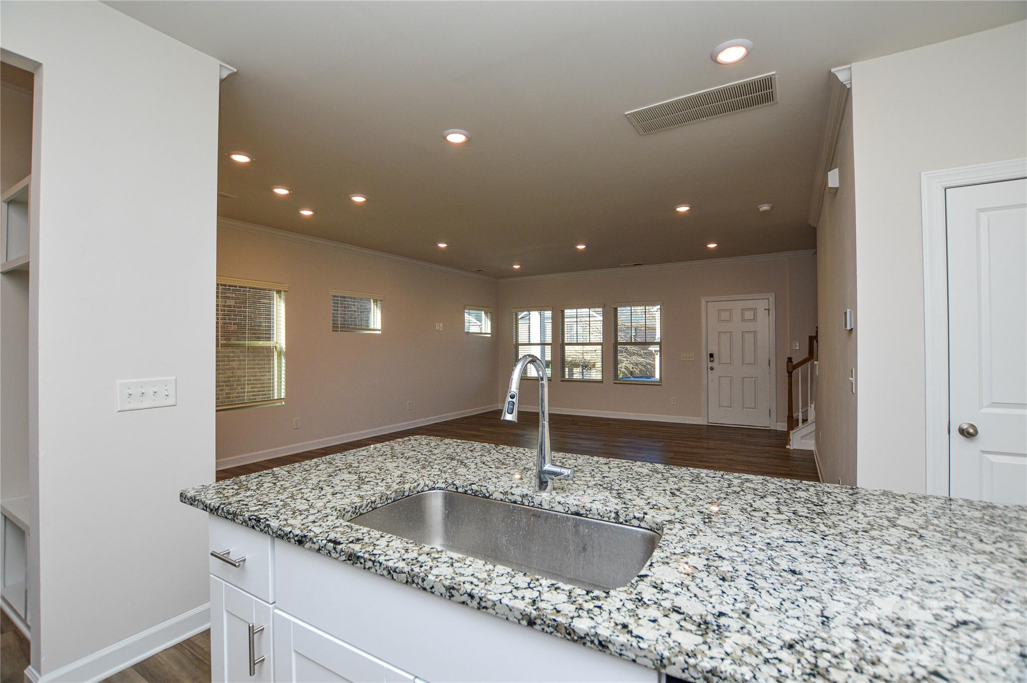 3215 Lisburn Street Property Photo 21