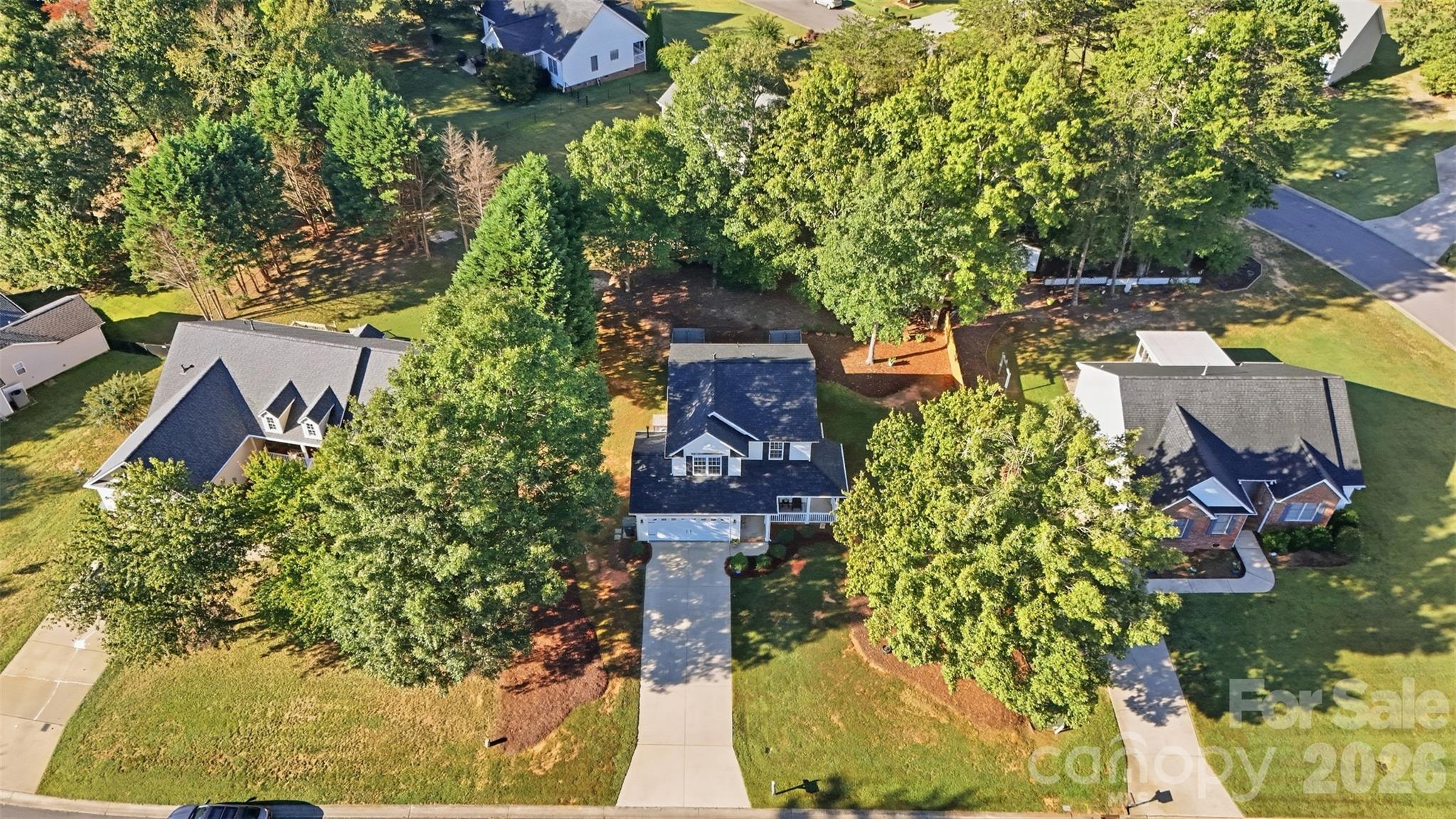 1242 Laurel Woods Drive Property Photo 3