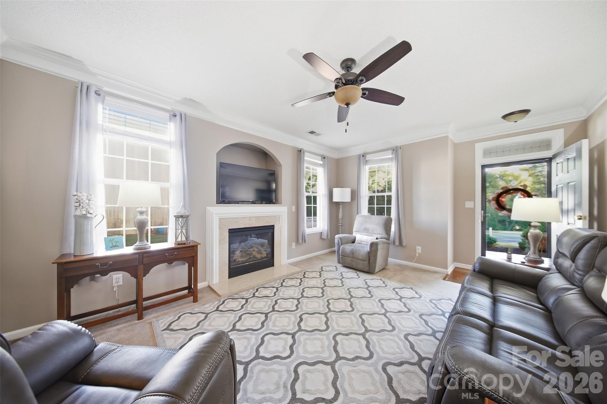 1242 Laurel Woods Drive Property Photo 10