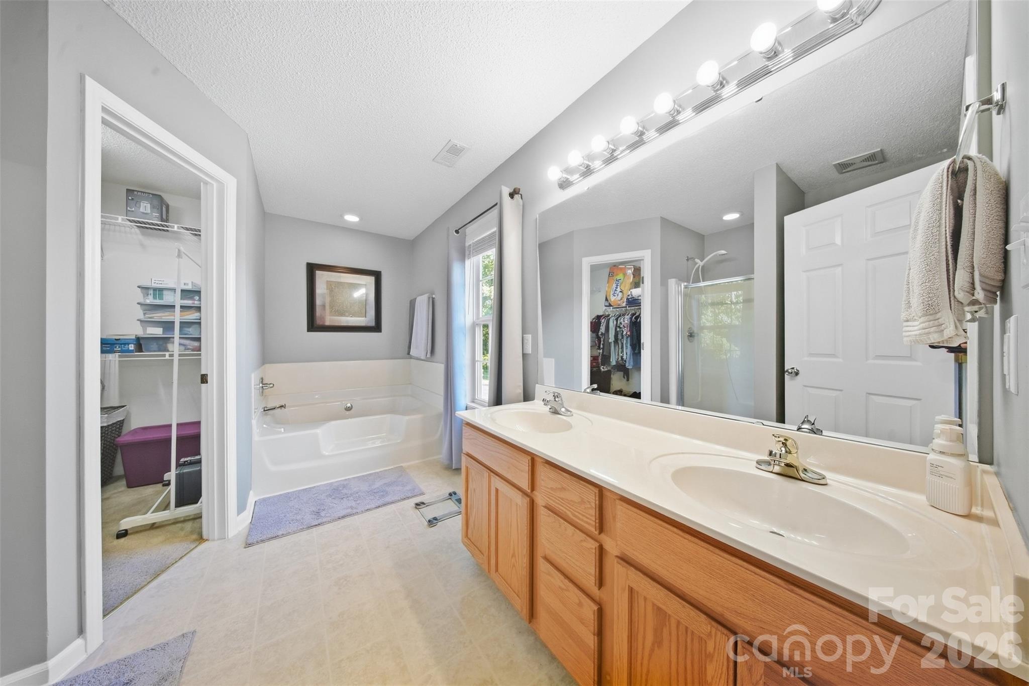 1242 Laurel Woods Drive Property Photo 24